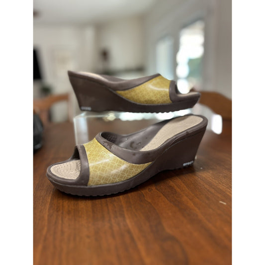 CROCS Sately Wedge Heel Sandals Slip On Shoes Size 8