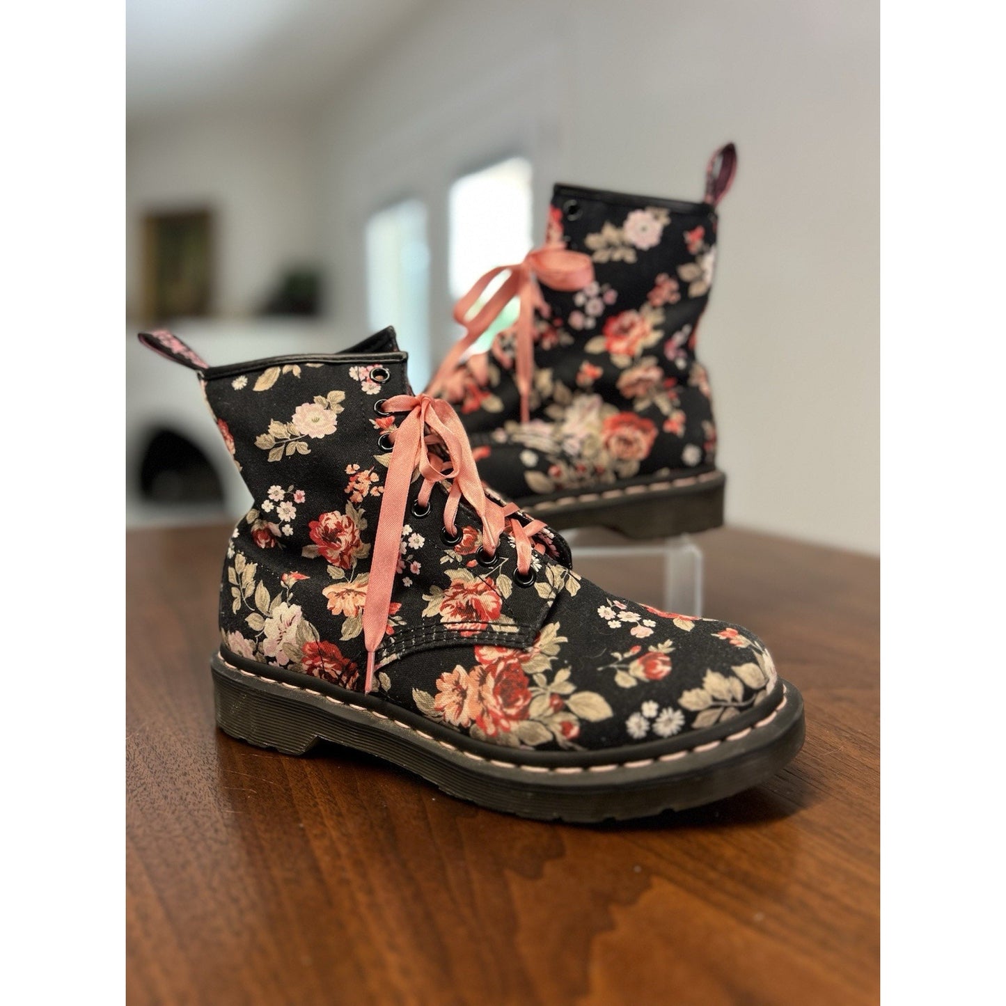 Doc Martens Rose Floral Print Canvas 1460 Boots Black 11821 Size 7 US Pink Laces