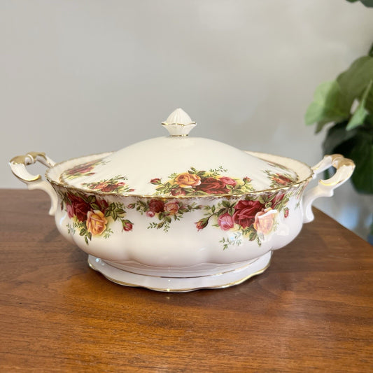 Royal Albert Old Country Roses Round Covered Vegetable Serving Bowl Bone China
