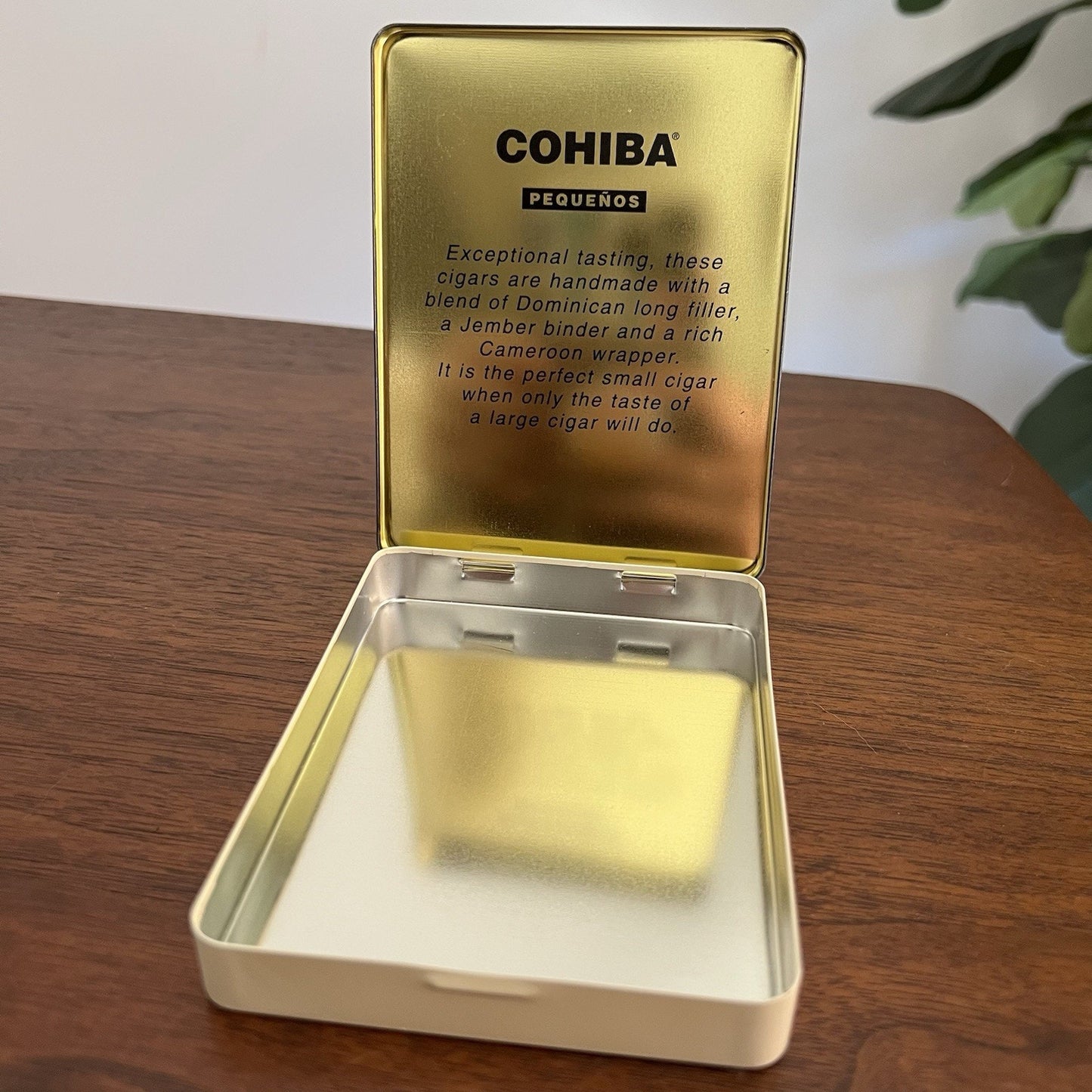 Vintage Cohiba Pequenos 6 Handmade Cigars Empty Metal Tin Dominican Collector