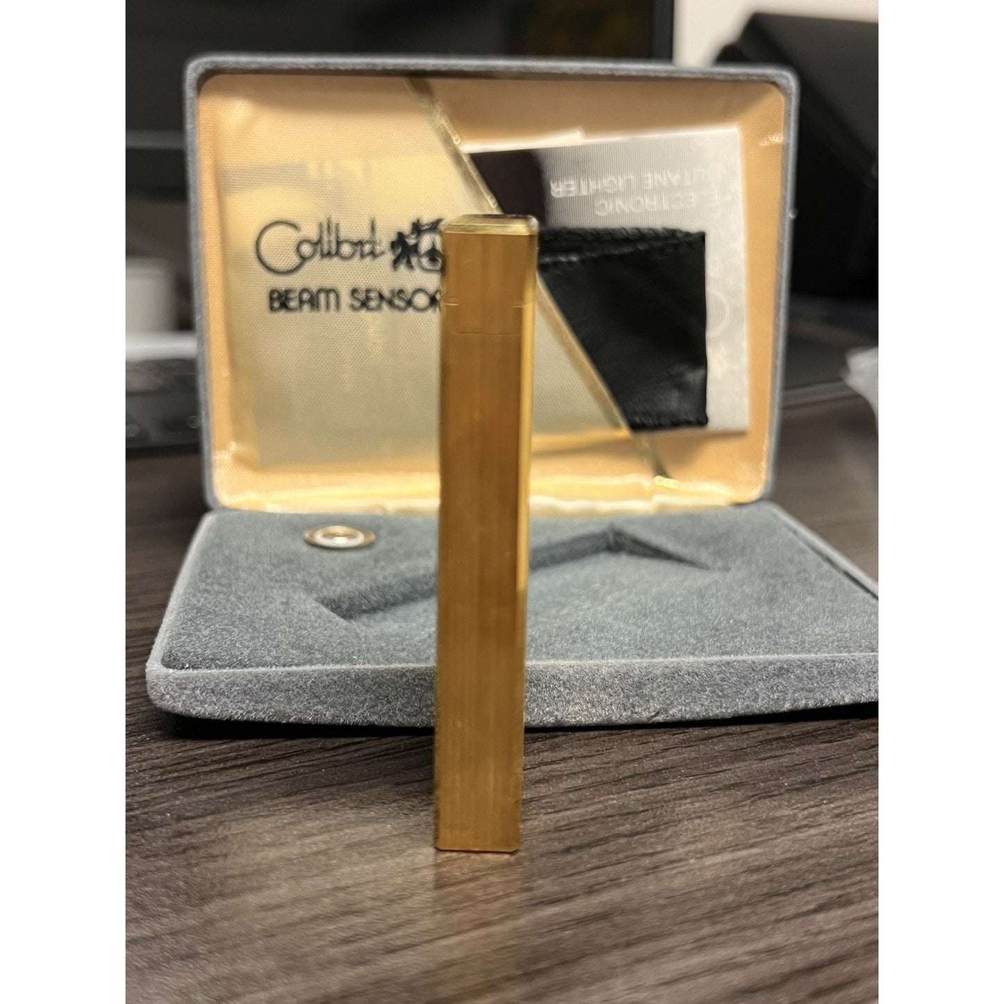 Vintage Gold Tone Colibri Beam Sensor Lighter w/ Case, Sleeve & Paperwork