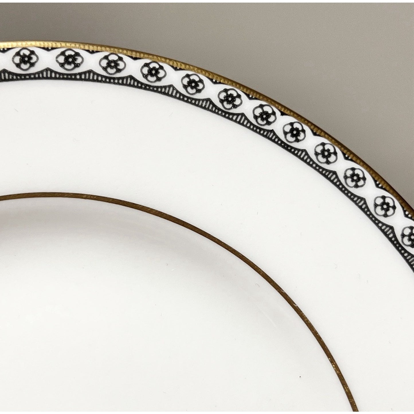 2 x Wedgwood Ulander Black 6” Bread & Butter Plate Set Bone China Gold Trim