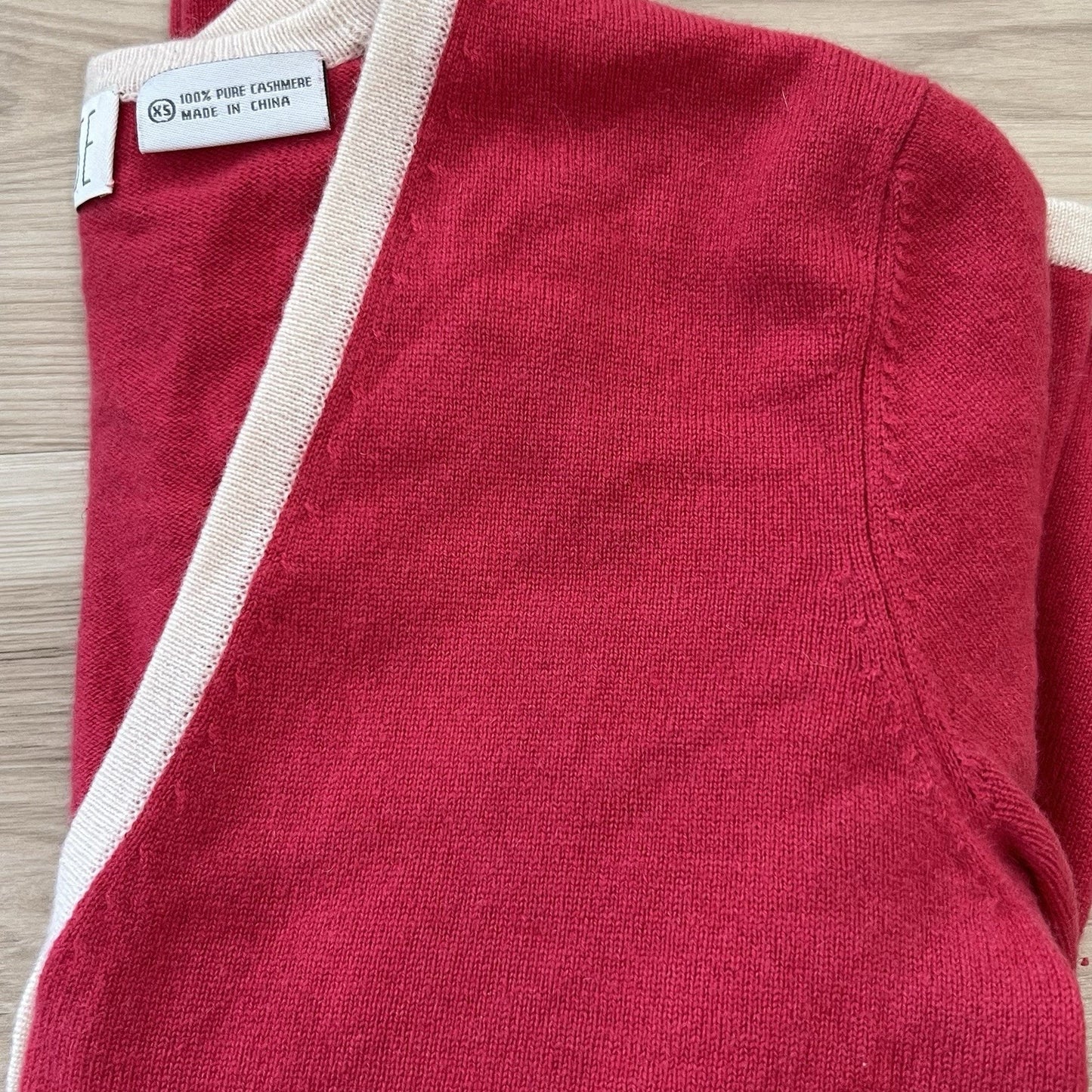 TSE 100% Cashmere V-Neck Cardigan Sweater XS Pink Romantic Coquette 90s Preppy