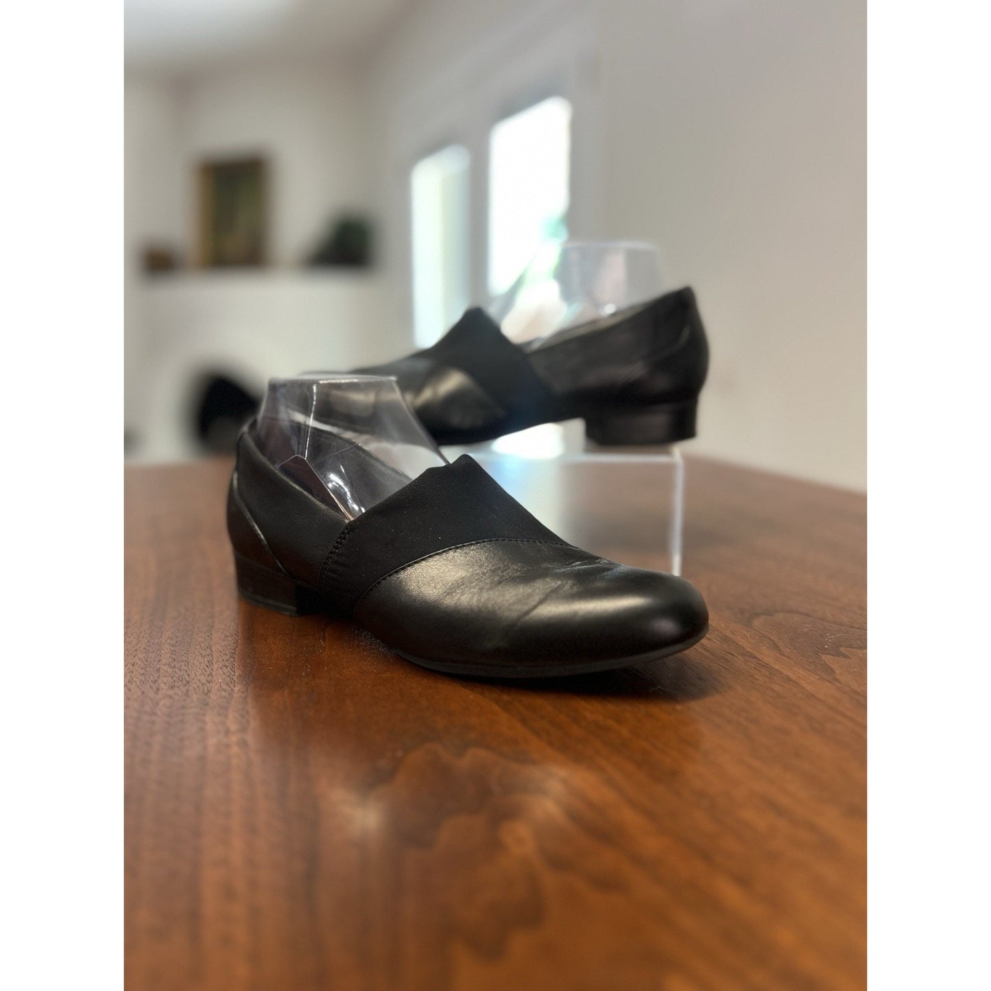 Clarks Collection Womans Black Leather Juliet Gem Slip On Shoes Size 38 / 7.5 US