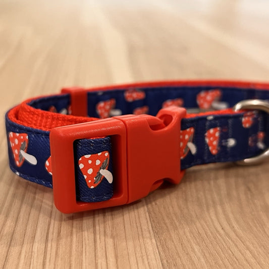 Medium Dog Puppy Collar Retro Mushrooms Unisex Red Blue 13-20” Adjustable