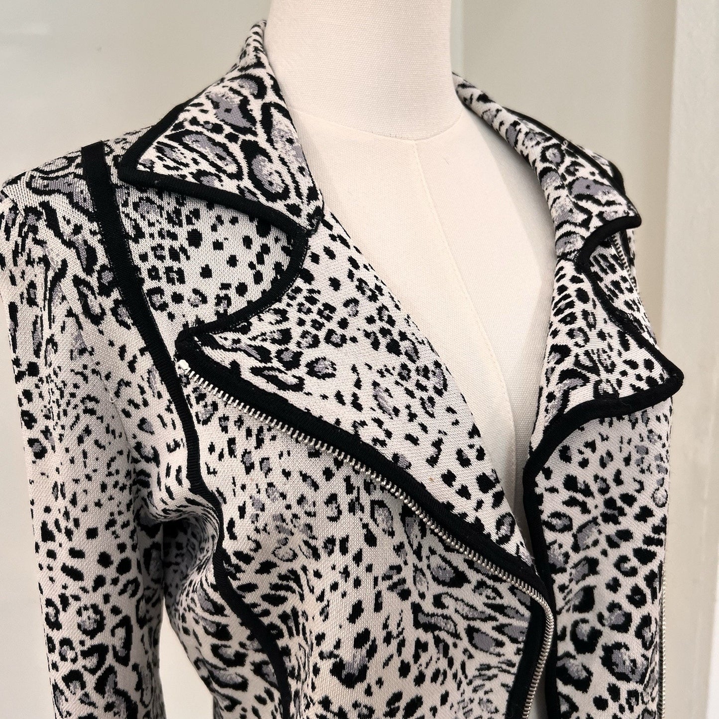 NWOT Y2K Caché Two Piece Skirt Set Leopard Print Moto Zip Glam Mob Wife Chic
