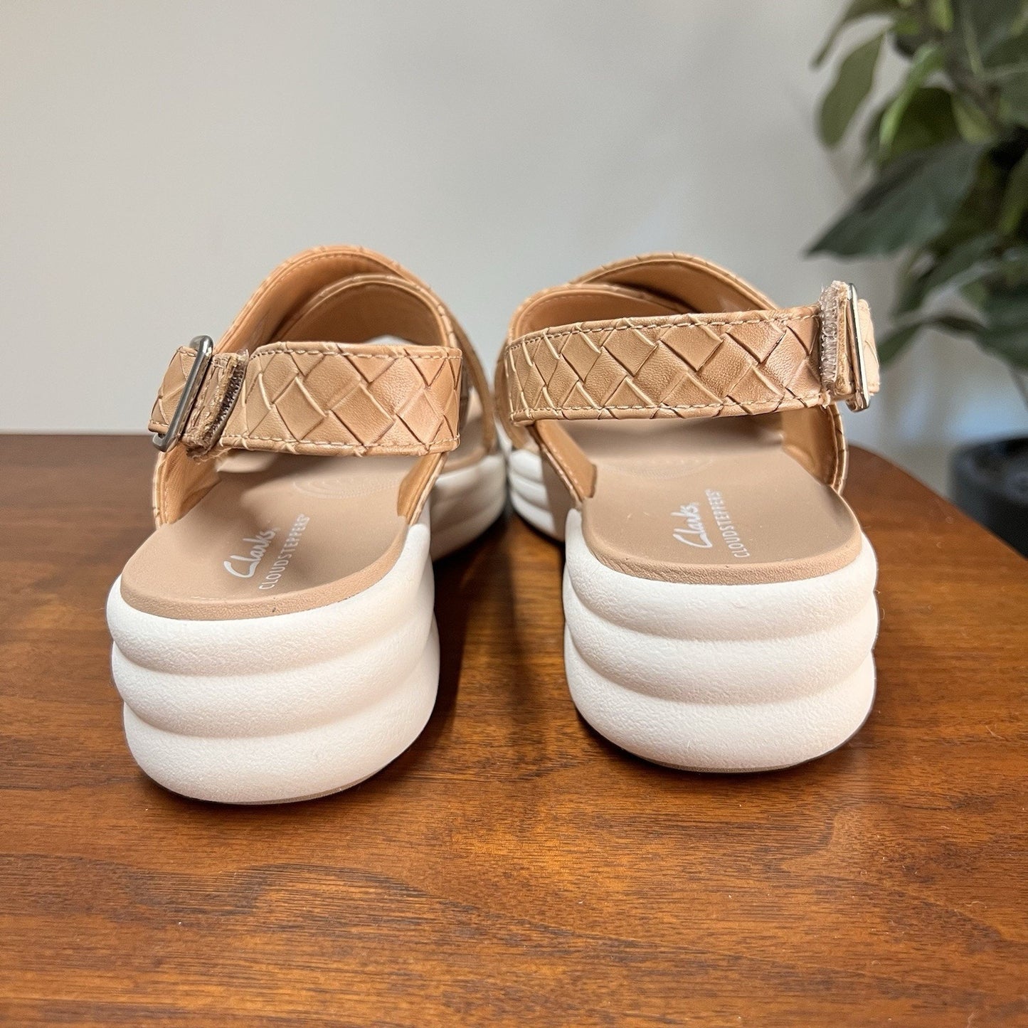 Clarks Cloudsteppers Backstrap Sandals Drift Sun 8.5W Cushionsoft Foam Beige