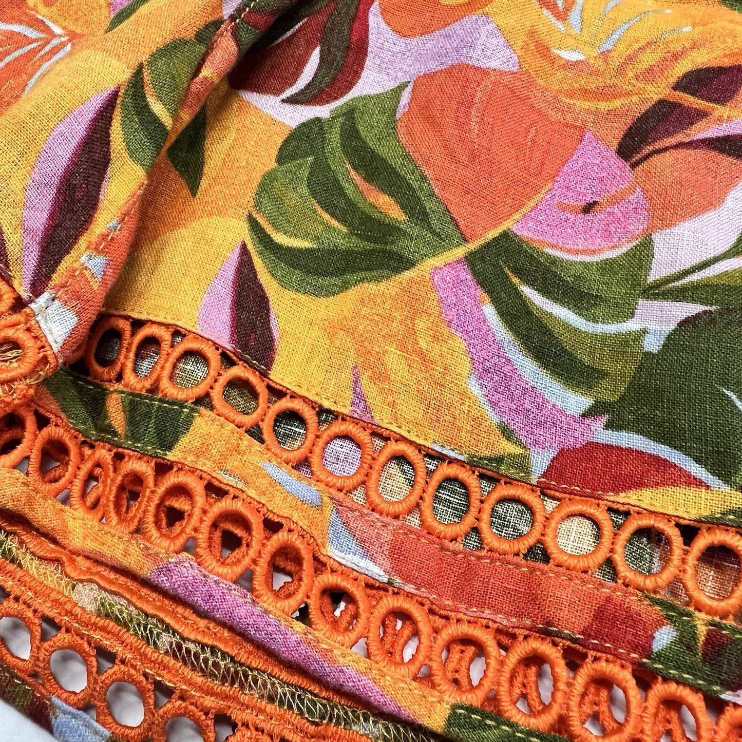 C&C California Linen Shorts (S/28”) Floral Tropical Crochet Trim Fringe Tassel