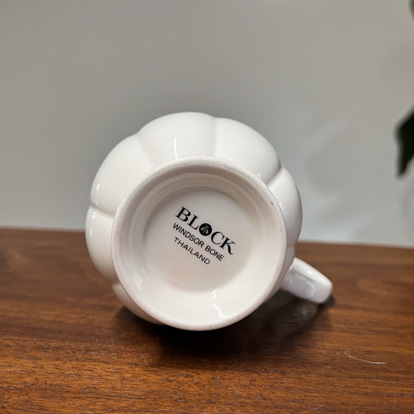 Set of 6 Block Windsor Bone China Mug 3.5” White Scalloped 10 oz Footed Classic