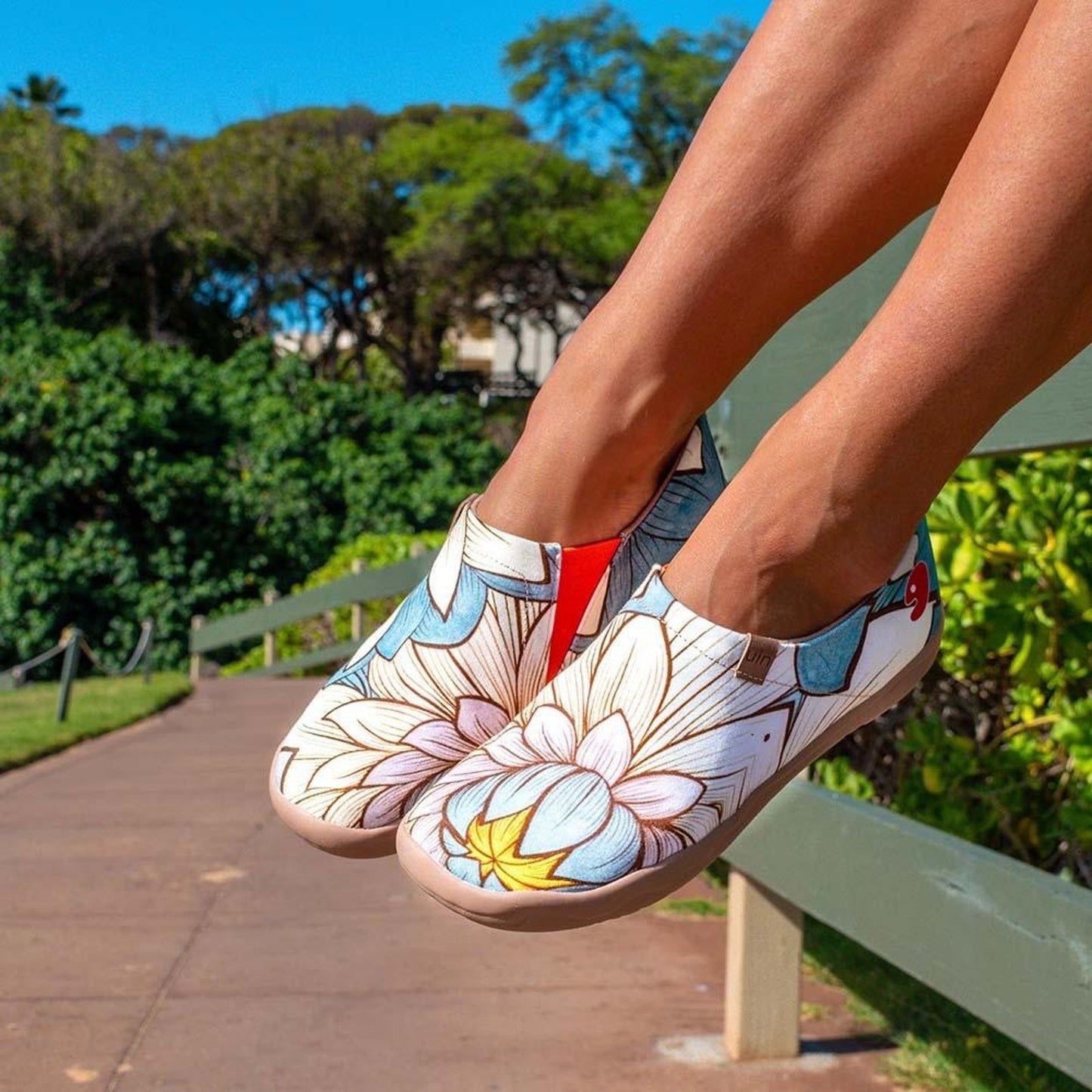UIN Women (9) Nelumbo Toledo Canvas Slip On Shoes Lightweight Floral Artsy Boho