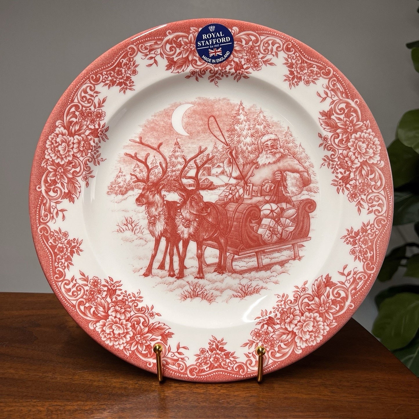 7 x Royal Stafford Santa's Sleigh Dinner Plate 11" Christmas Holiday Classic