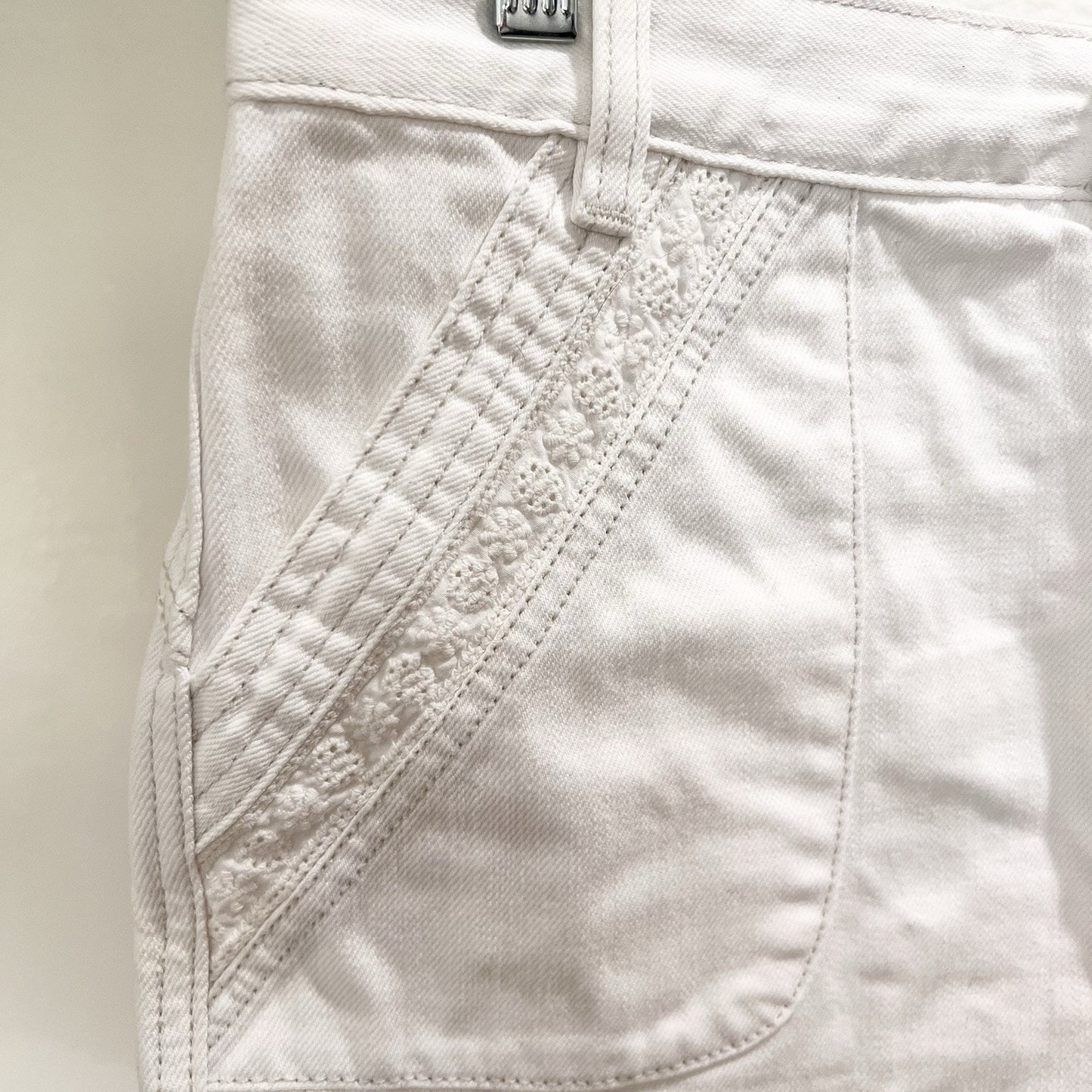 FREE PEOPLE Sweet Surrender Denim Shorts Sz 28 White Lace Embroidery Festival