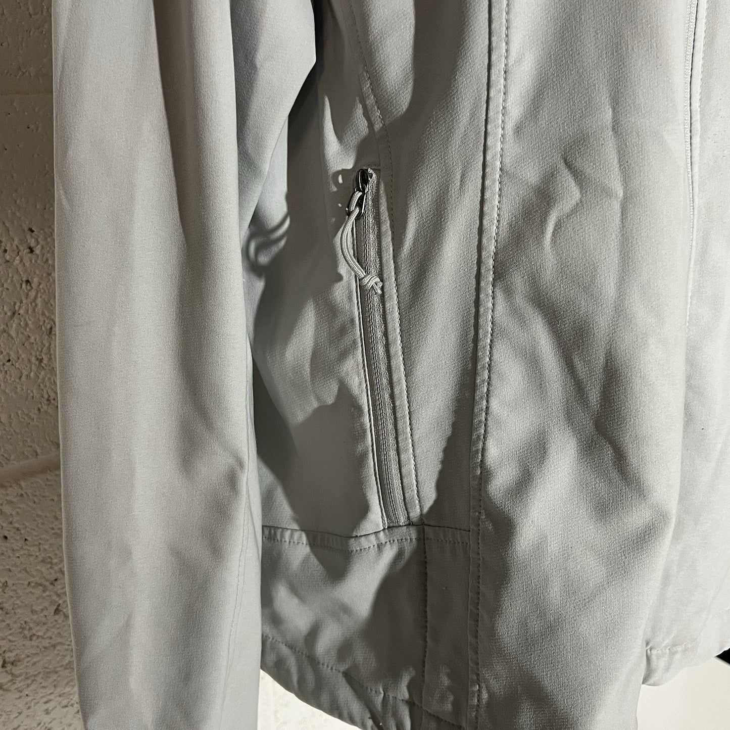 North Face Women’s Jacket Apex (L) Softshell Gray Full Zip