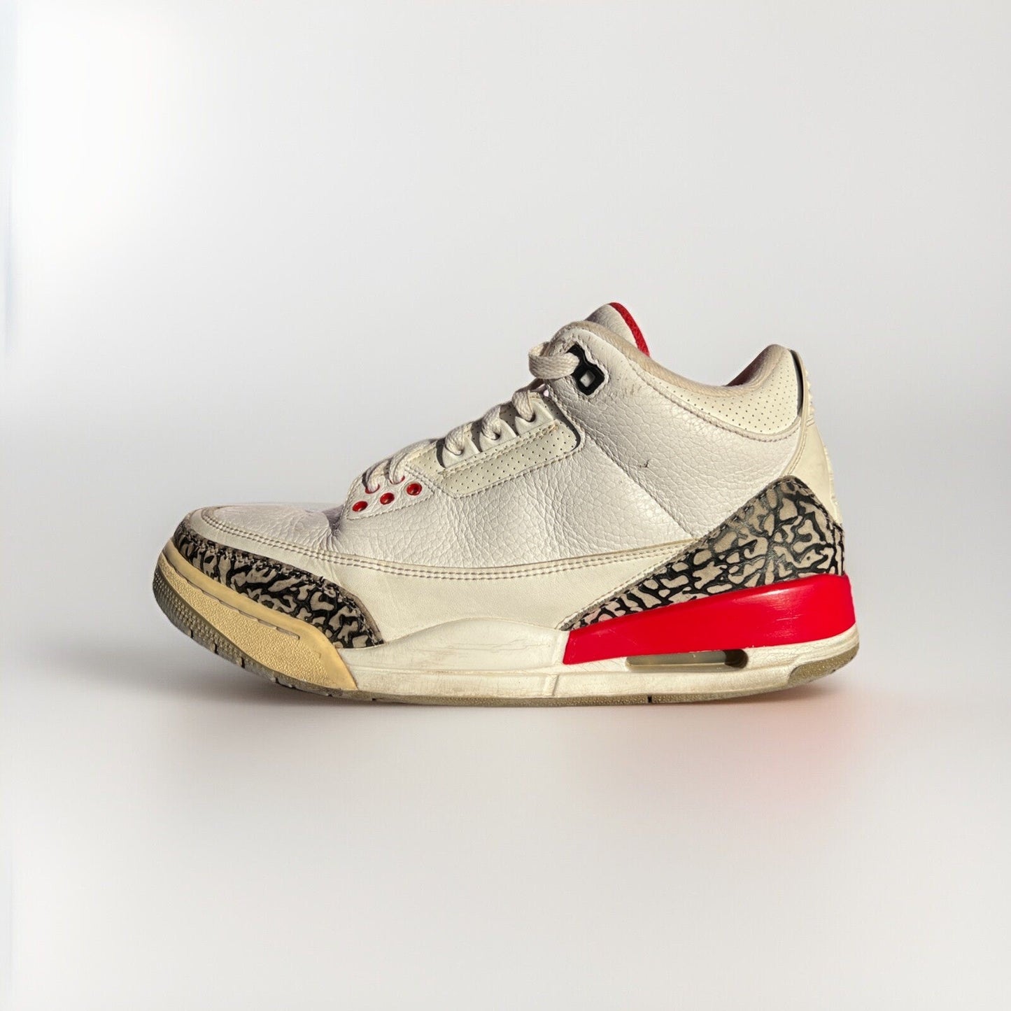 Nike Size 8.5 Air Jordan 3 Mid Cardinal Red