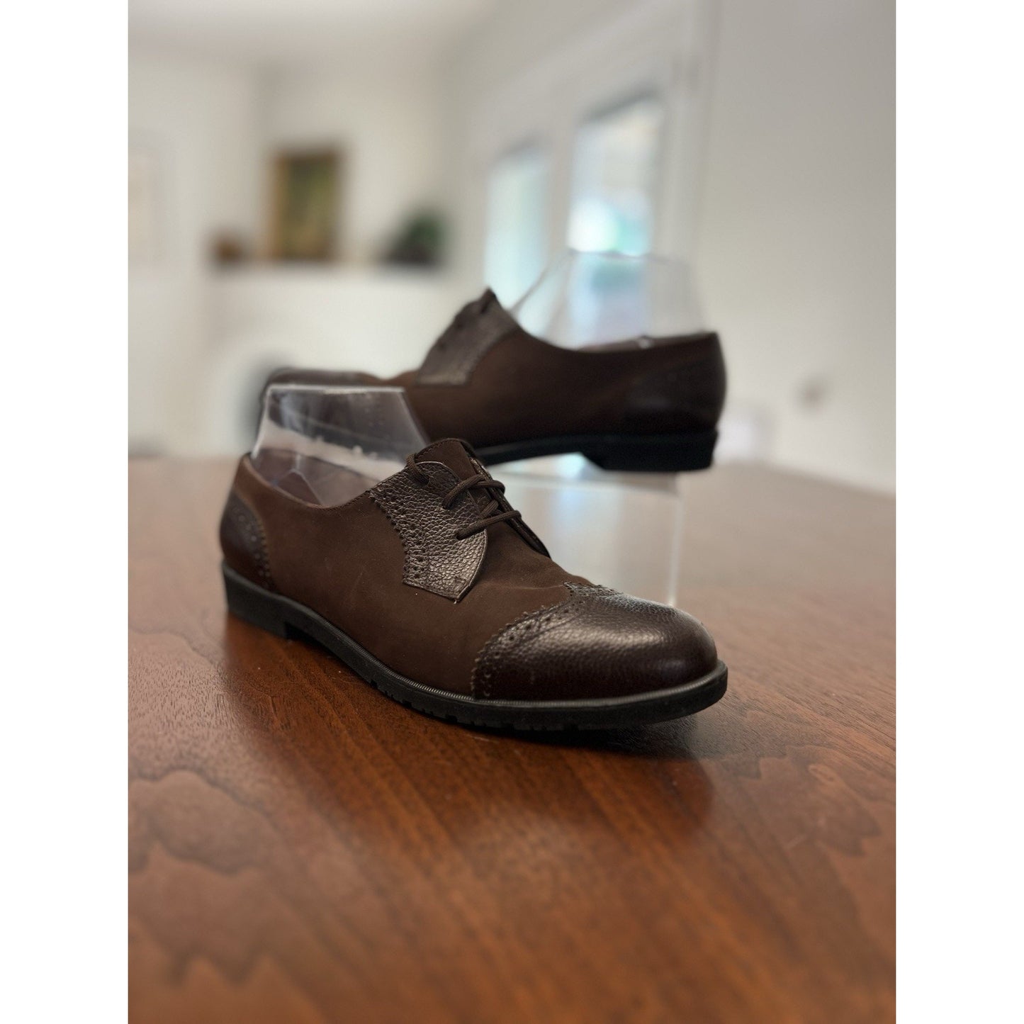 Vtg Salvatore Ferragamo women's Wingtip oxfords chocolate brown leather Sz 7.5