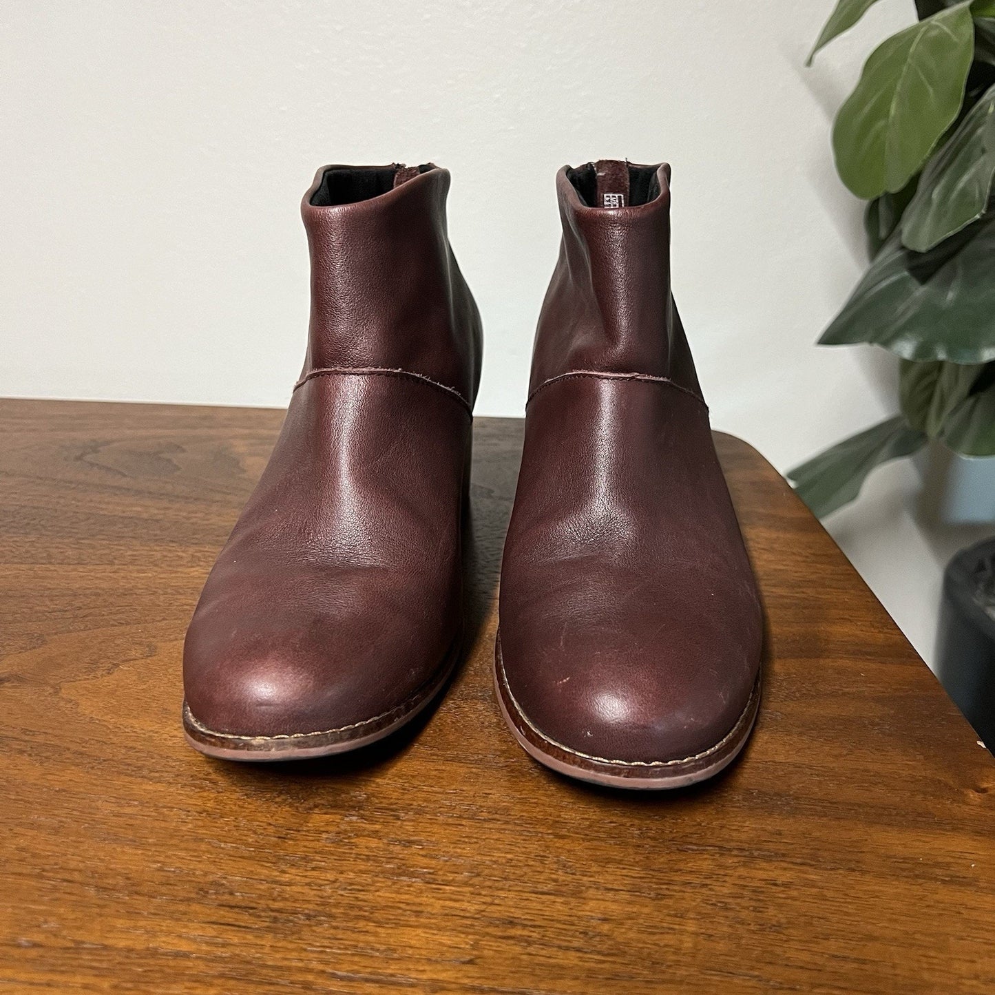 TOMS Leila Leather Ankle Bootie 6.5 Oxblood Burgundy Red Tassel Zip Block Heel