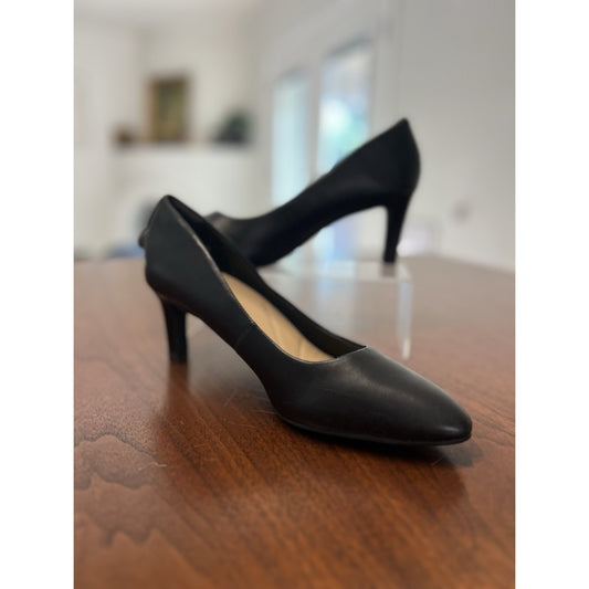 Clarks Calla Rose pointed toe patent leather heels black pump Women’s Size 8.5
