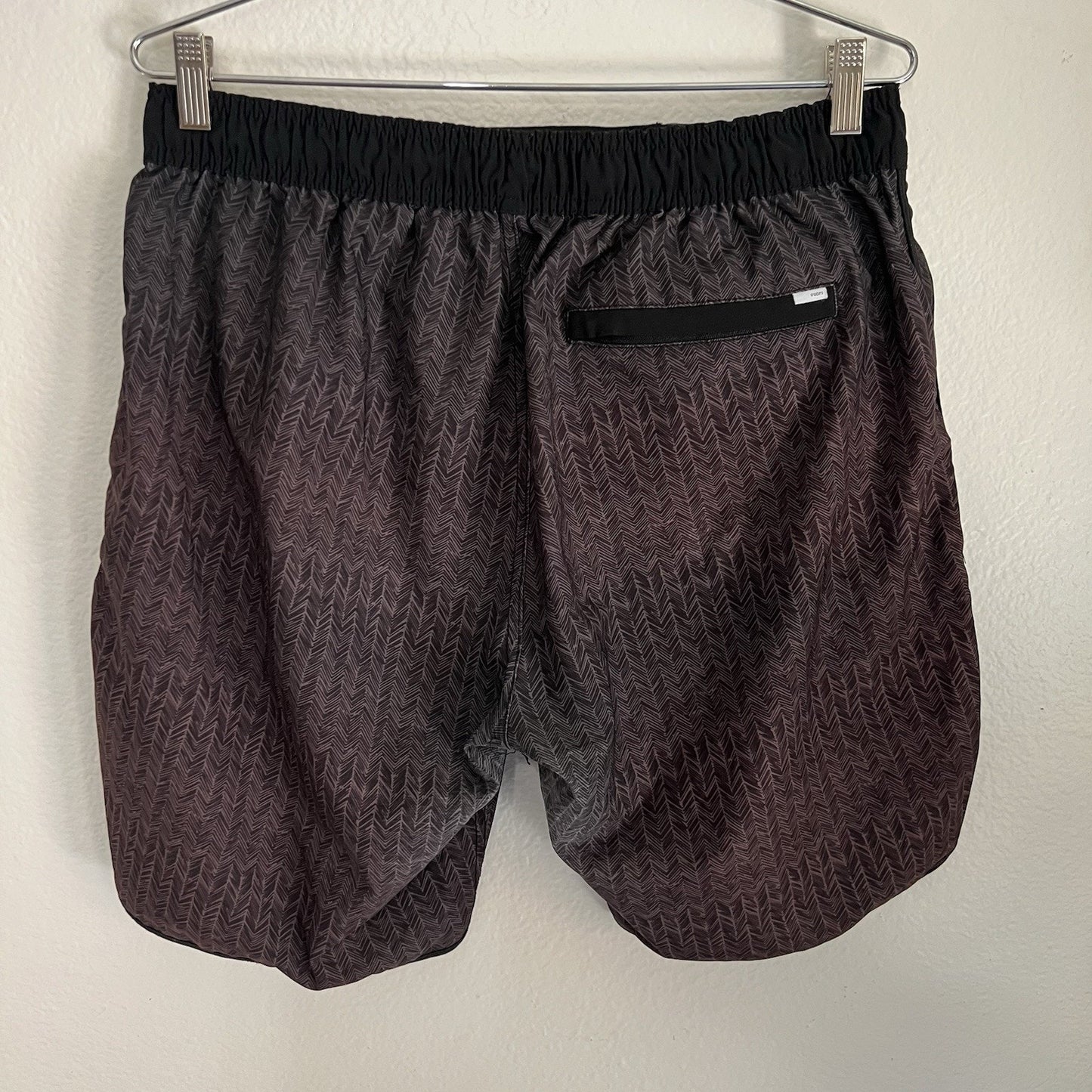 Vuori Banks Mens Shorts (L) 7” Inseam Drawstring Beach Casual Athleisure