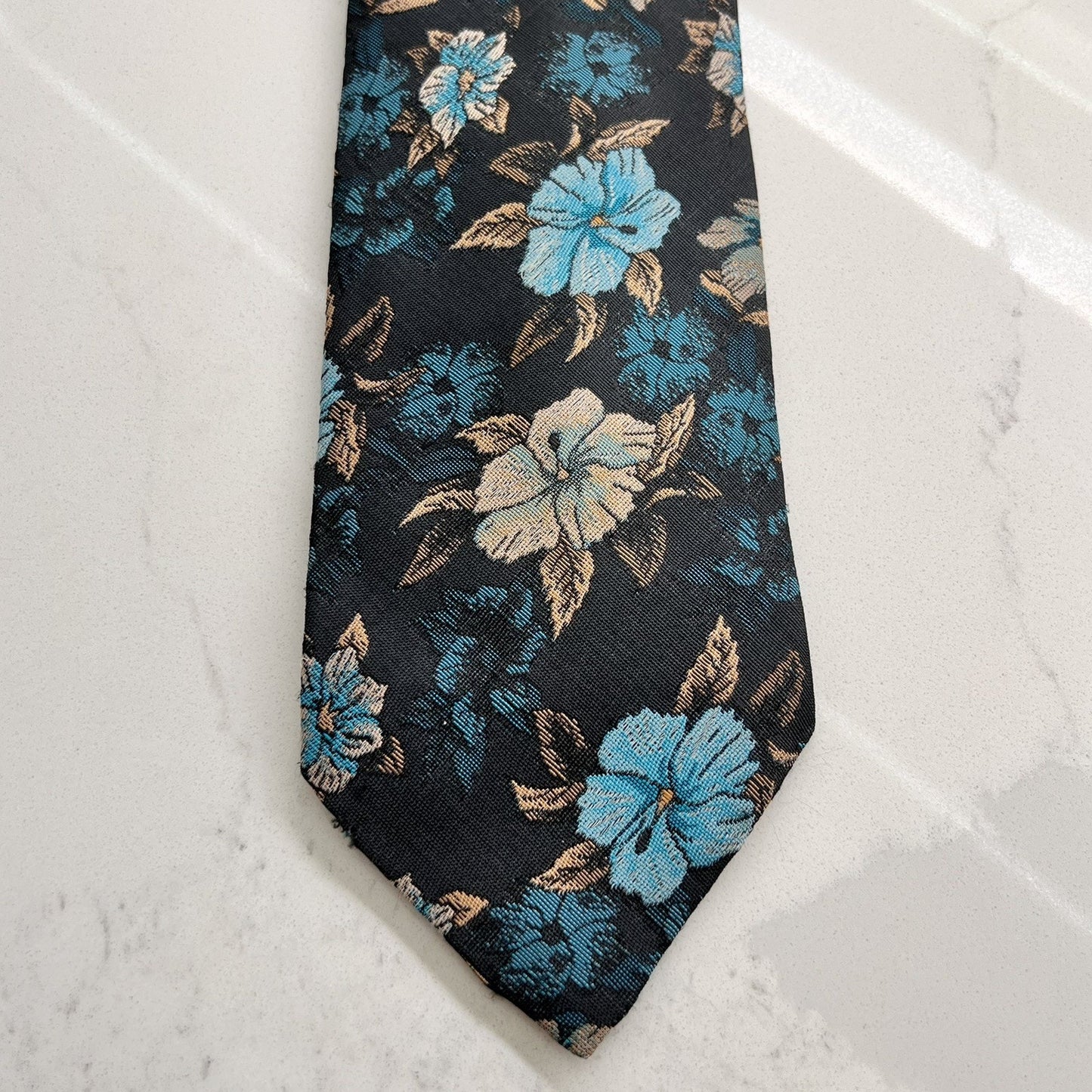 Van Heusen Classic Collection Tie Tropical Muted Blue Floral Made In USA