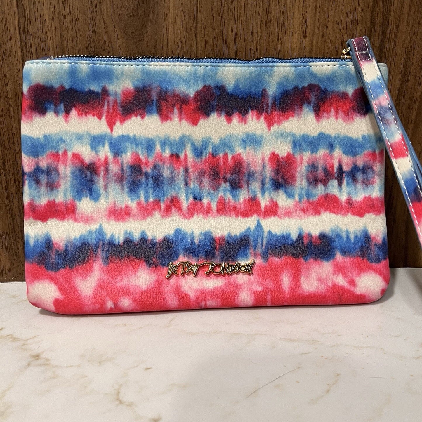 NWOT Betsey Johnson Wristlet Wallet Purse Makeup Bag “Dream Big” Motivational