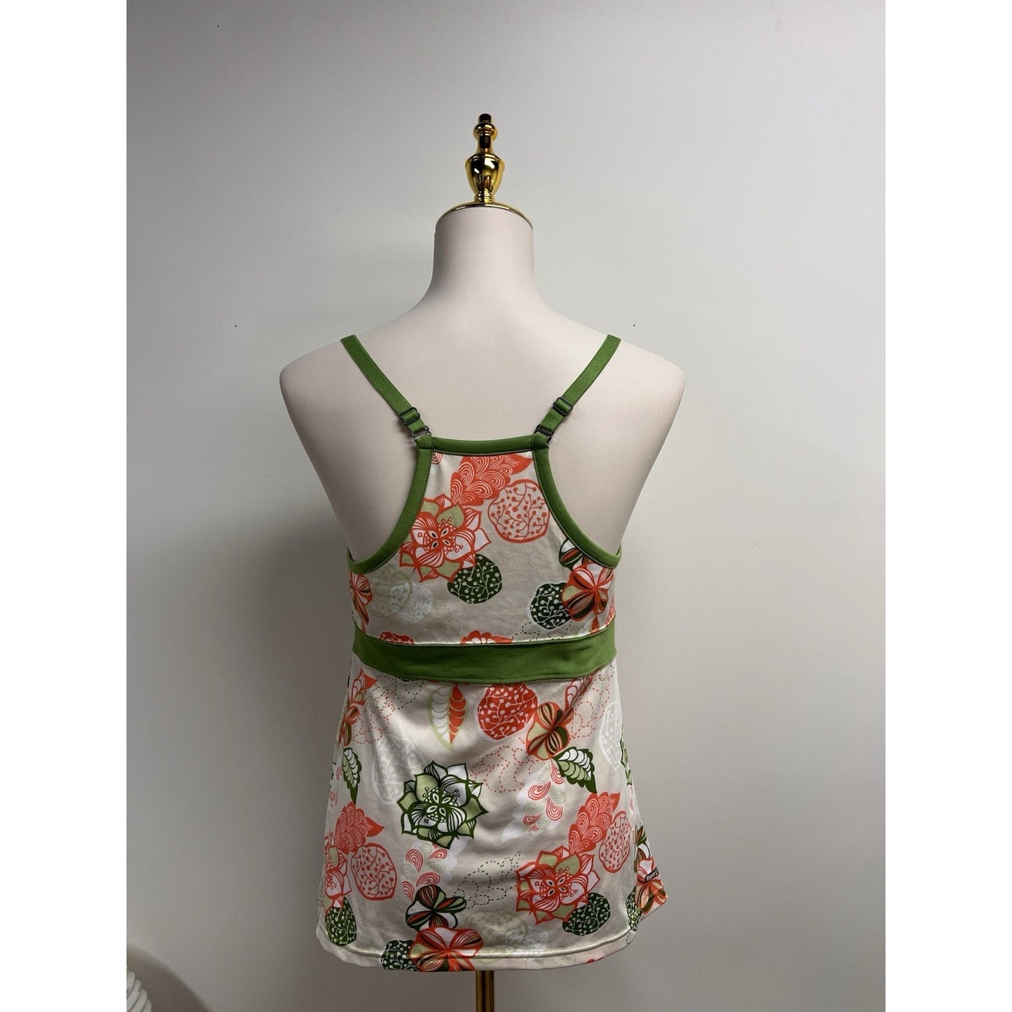 The North Face Women’s Vapor Wick Halter Tank Shirt Floral Pattern Size Medium