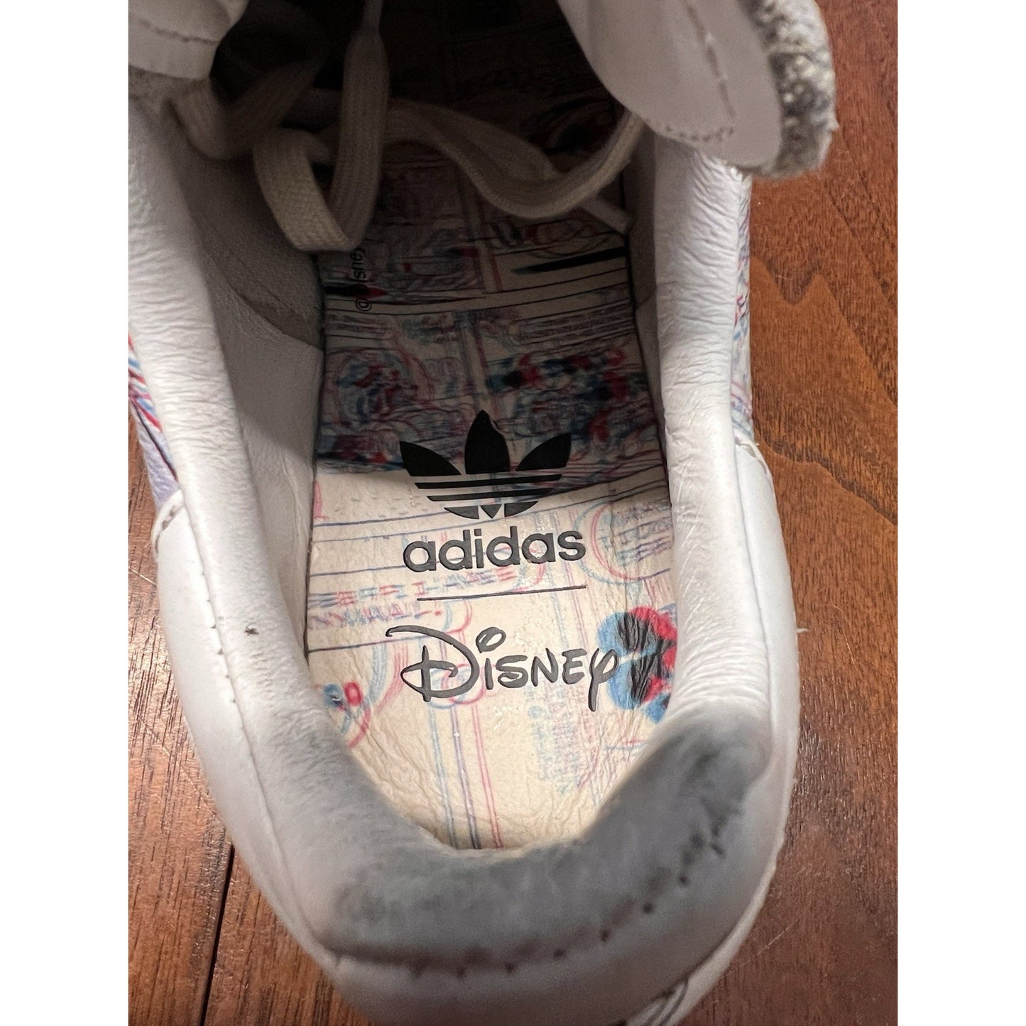 Size 4 - Disney x adidas Stan Smith Mickey Mouse Comic Strip