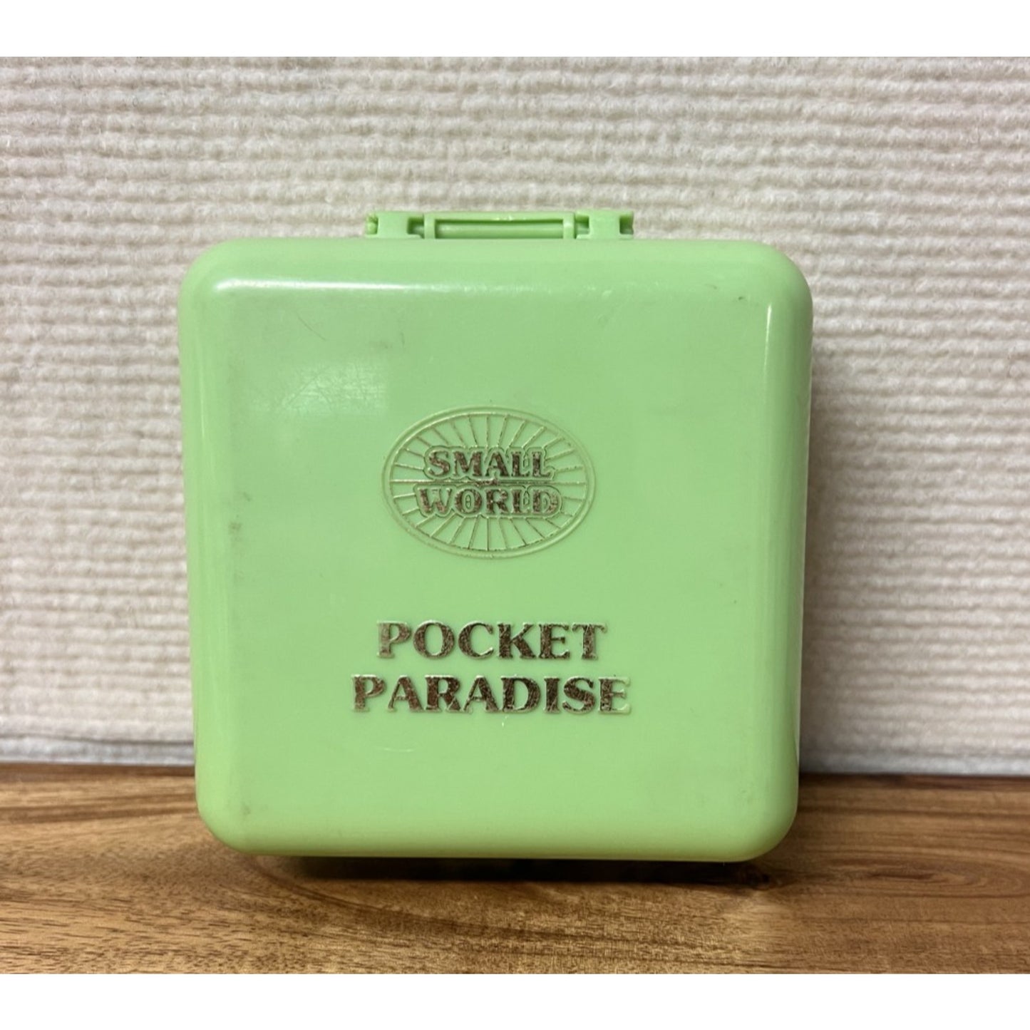 1992 Vintage Small World Pocket Paradise Toy