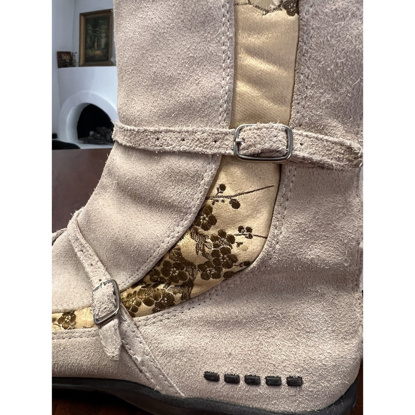 DETNY Knee High Zipper Back Rubber Sole Womens Size 6 Boots