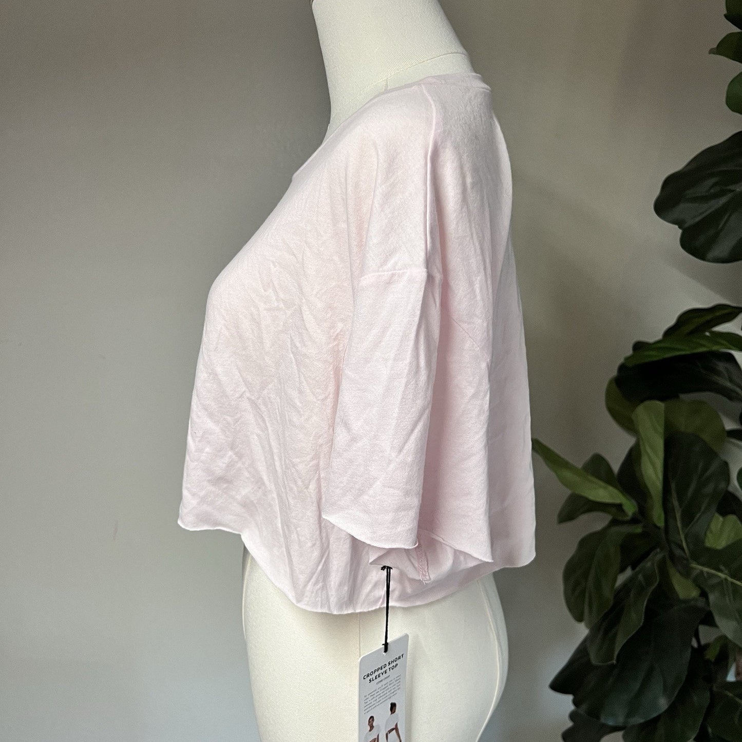 NWT Alo Yoga (M) Cropped Short Sleeve Top Core Crop Crew Neck Jersey Soft Pink