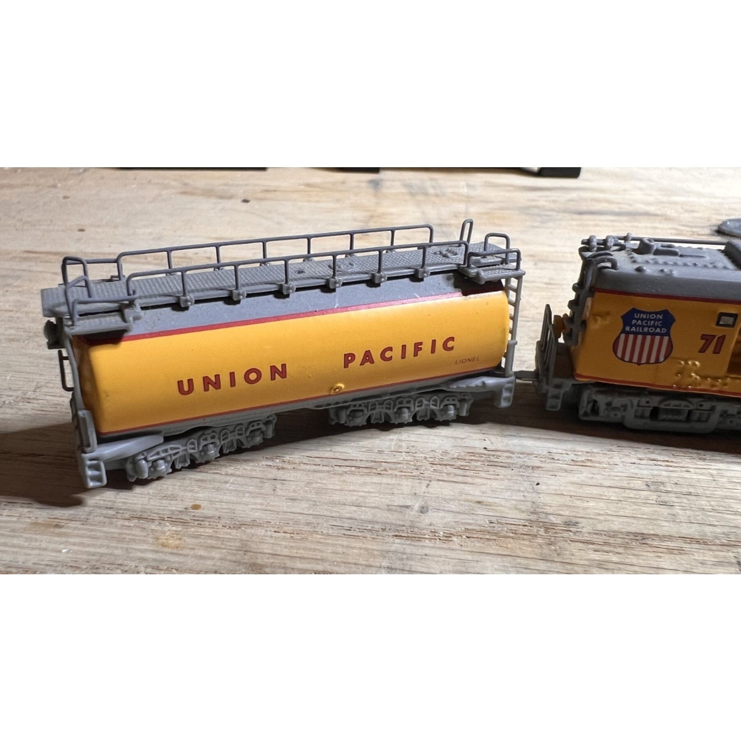 VTG 2006 Hallmark Keepsake Lionel Union Pacific Veranda Locomotive & Tender Car