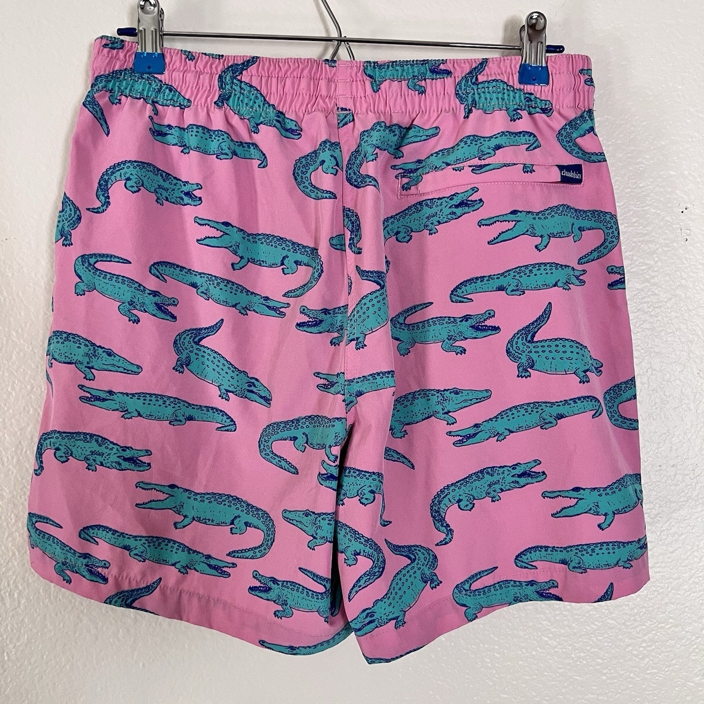 Chubbies (L) Glades Swim Trunks Shorts 5.5” Pink Alligator Mesh Liner Preppy AOP