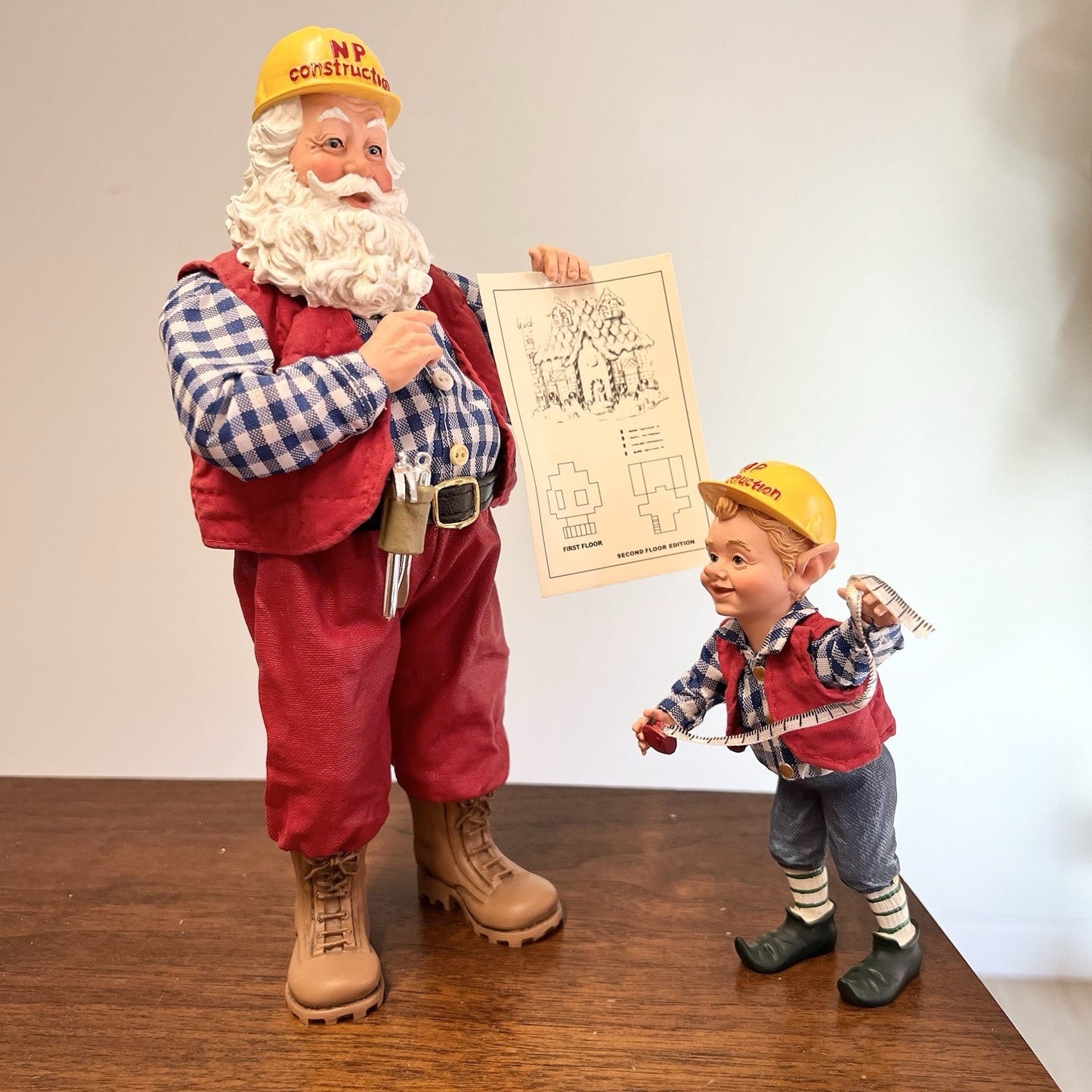 Dept 56 Possible Dreams Clothtique Extreme Makeover Toyshop Edition Santa 71189