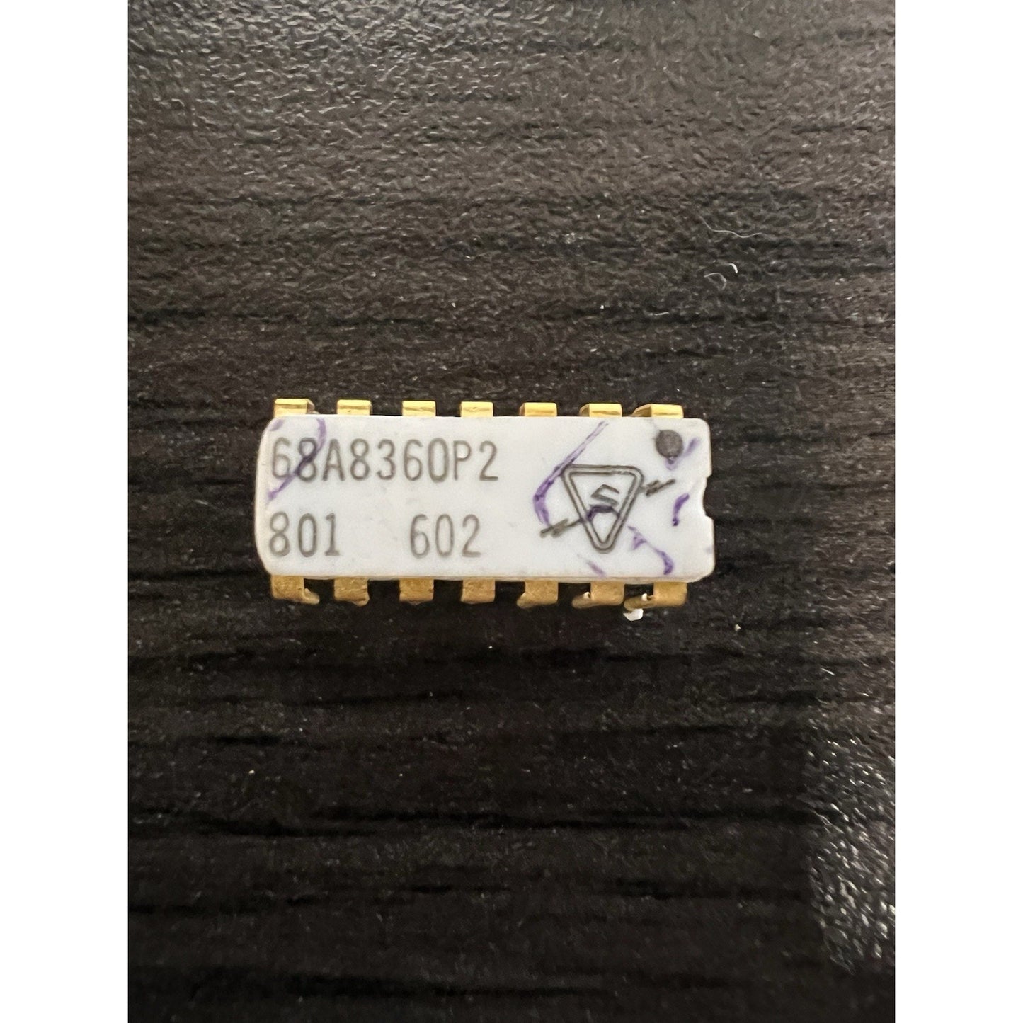 Vintage Sylvania IC 68A8360P2 White Ceramic Gold DIP-14 Rare 1974 Retro Chip