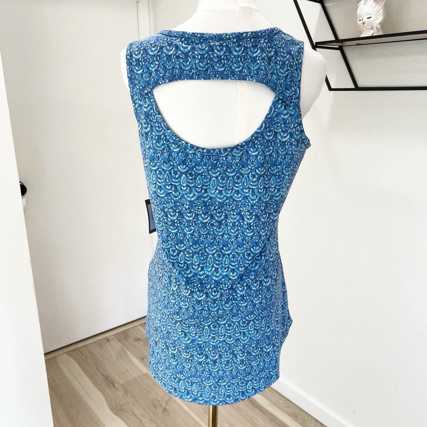 Title Nine Sleeveless Tank Top Small Blue Athletic Tunic Bali Golf Open Back