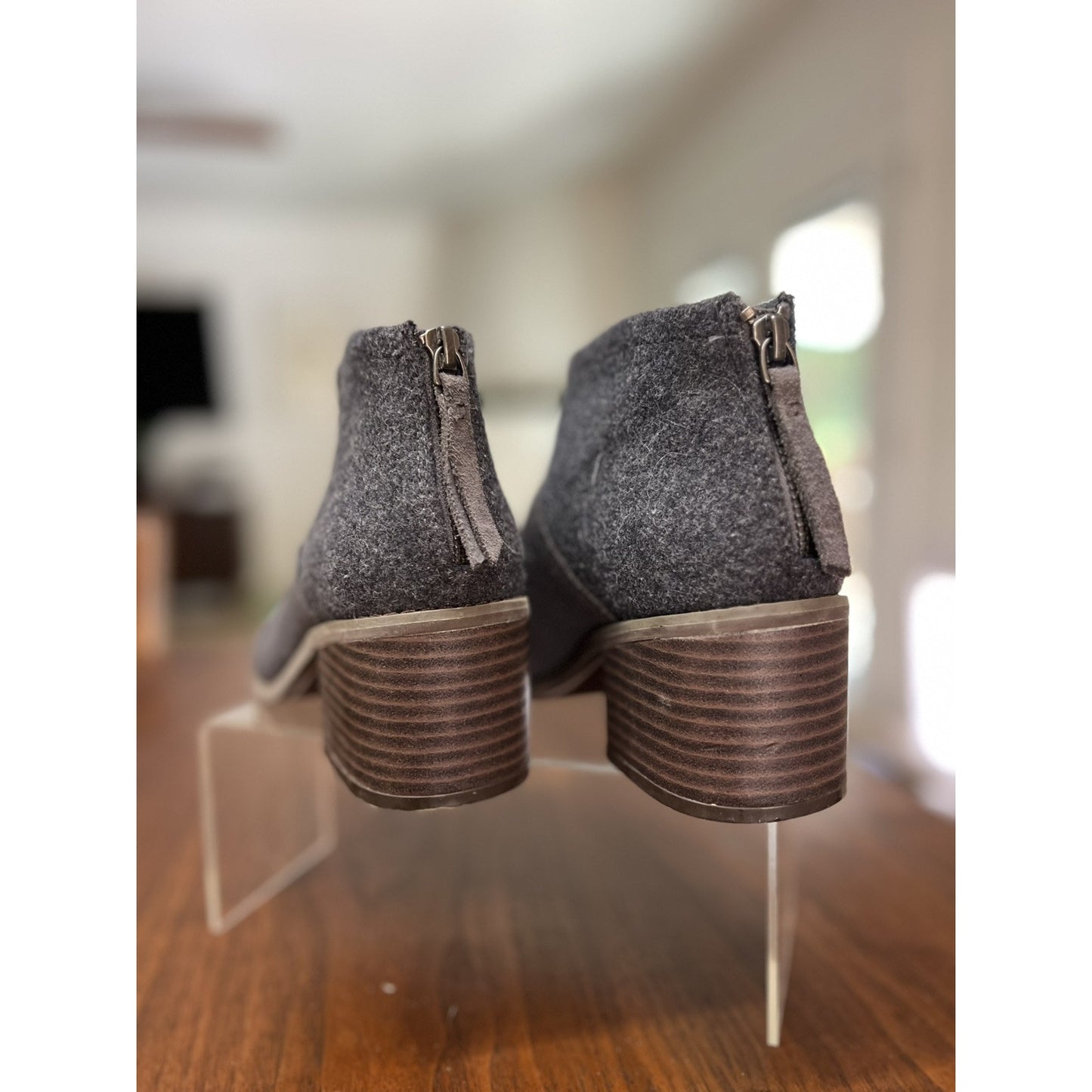 Toms Lacy Bootie Ankle Boot Gray Suede Felt Zipper Women’s Size 6