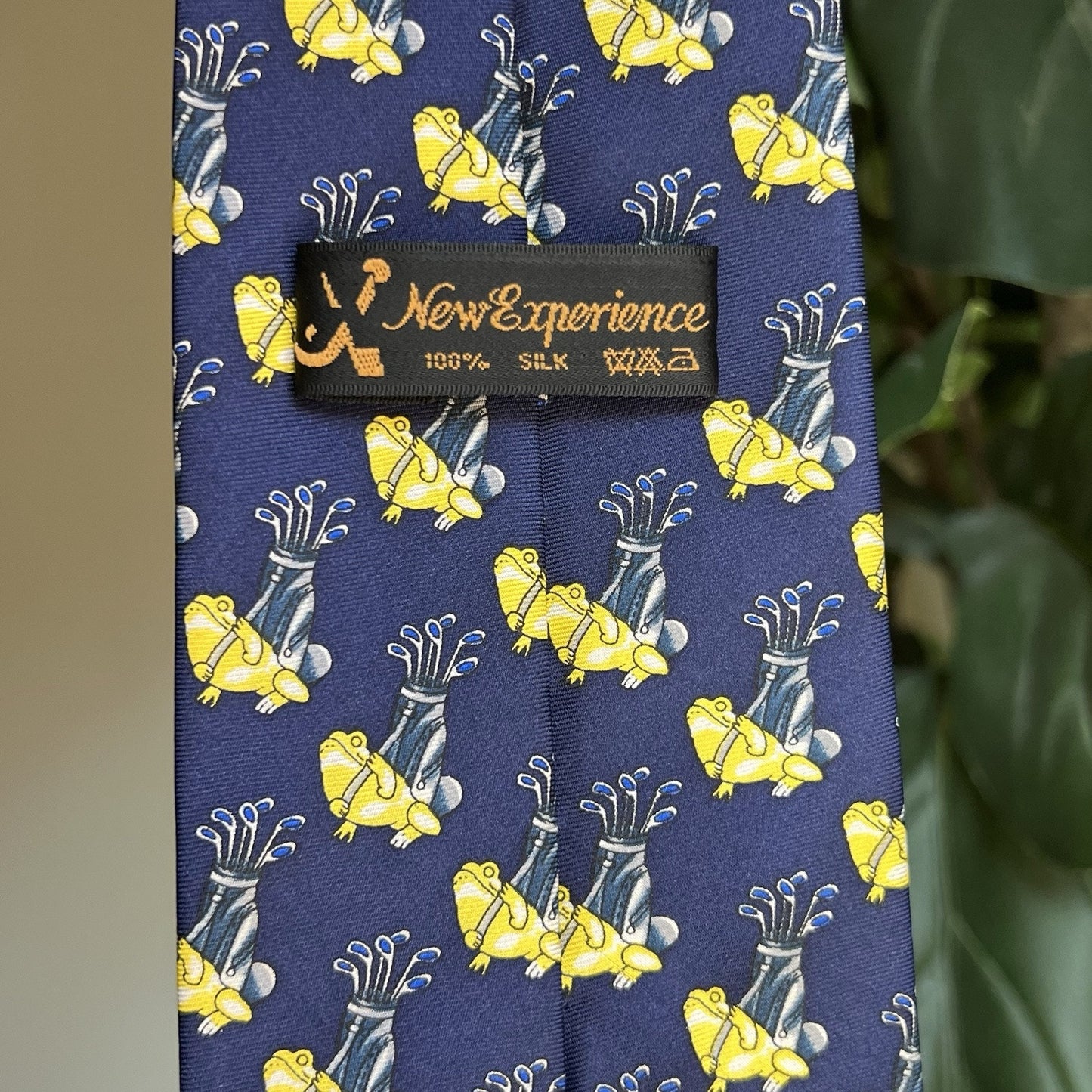 Vintage Frogs Playing Golf 100% Silk New Experience Short Tie Unique Gift
