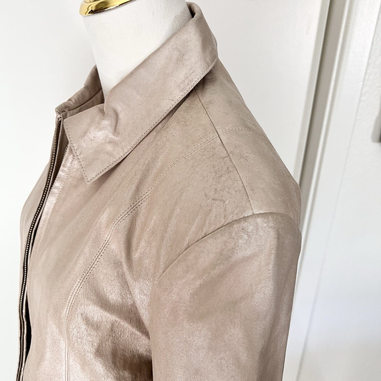 Adler Collection Women (M) Metallic Beige Leather Jacket 90s Y2K Vintage Classic