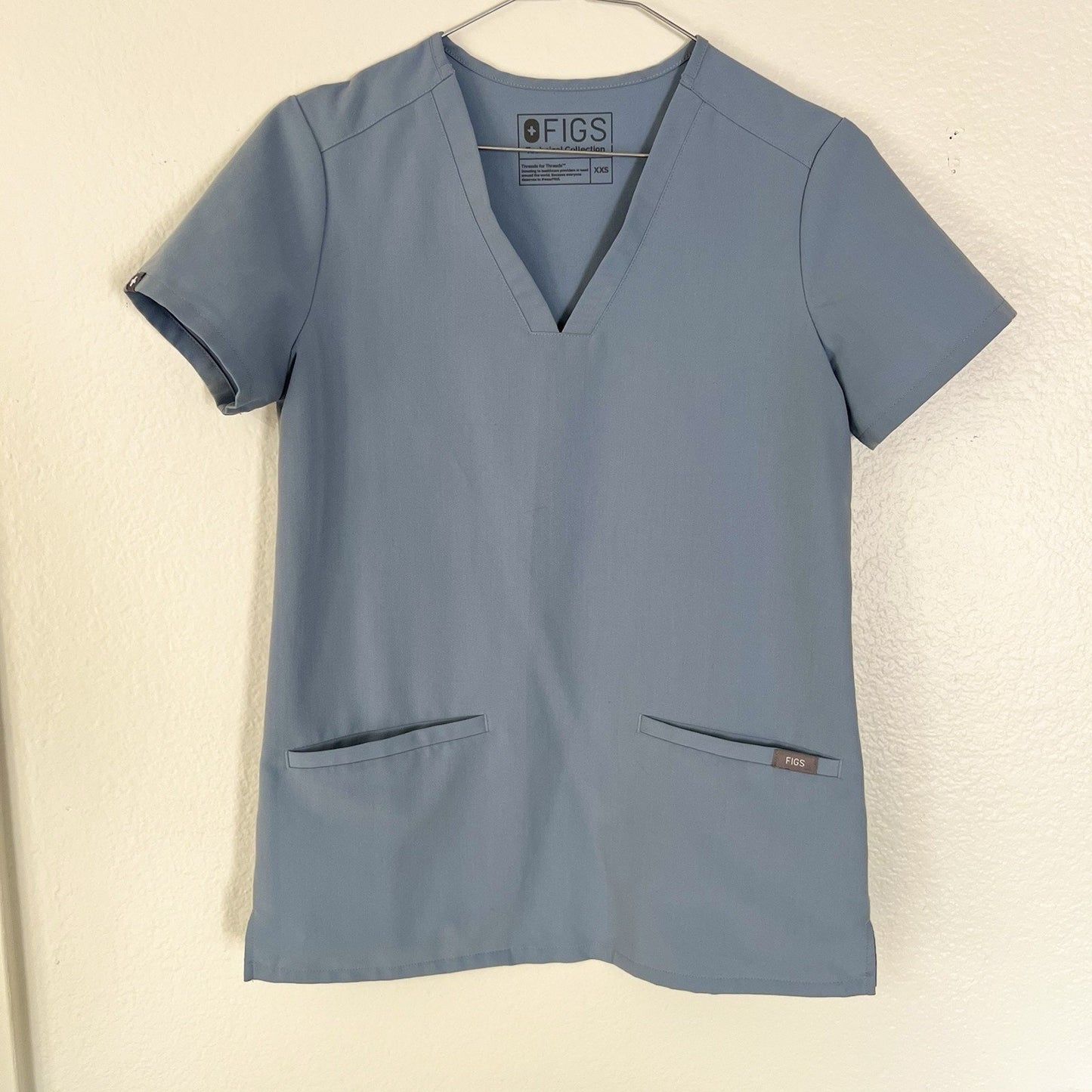 FIGS Casma Two Pocket Women’s Scrub Top PO# 1425 Size XXS Style # FW1100