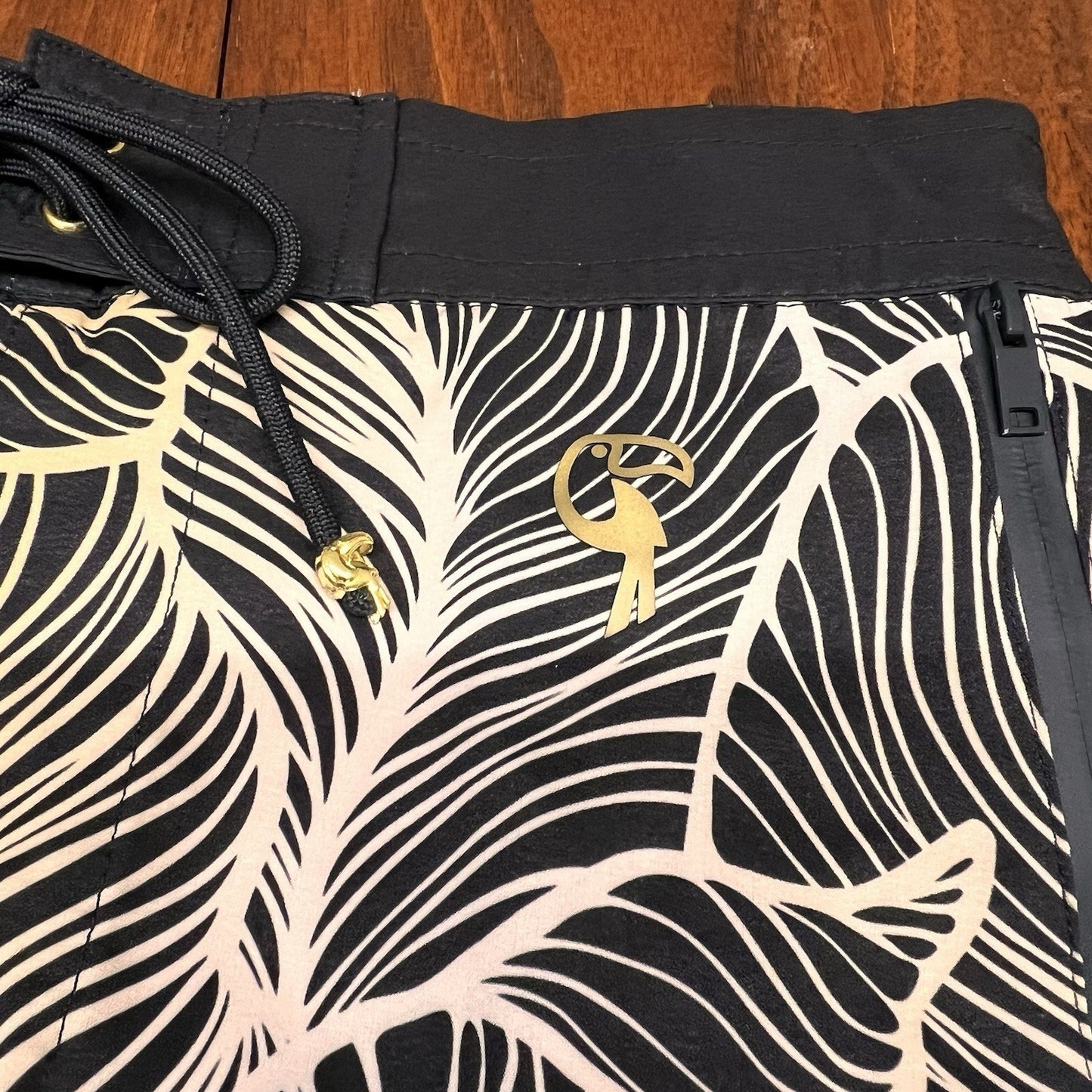 Tucann Swim Trunks Shorts Men (S) 3” Lined Pocket Black Gold Leaf 28” Waist