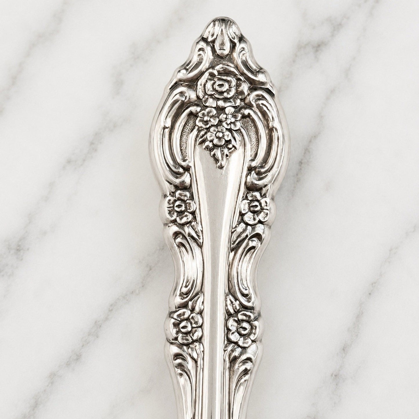 8 Oneida SILVER ARTISTRY Dinner Butter Knives Silverplate Silverware Flatware