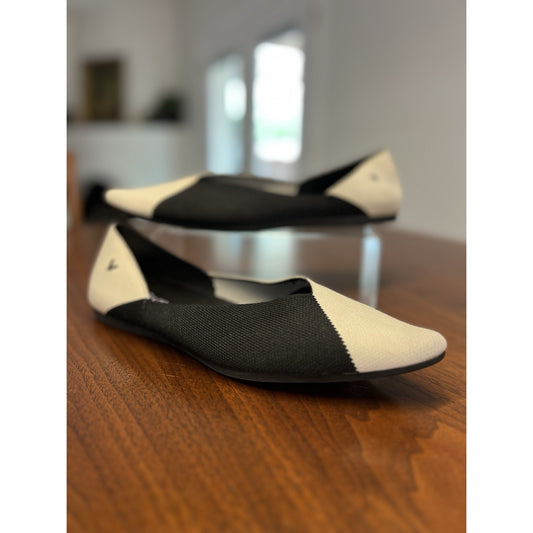 VIVAIA Valencia Womens Pointed Toe Knit Flats Black White Shoes Size 42 / 10 US