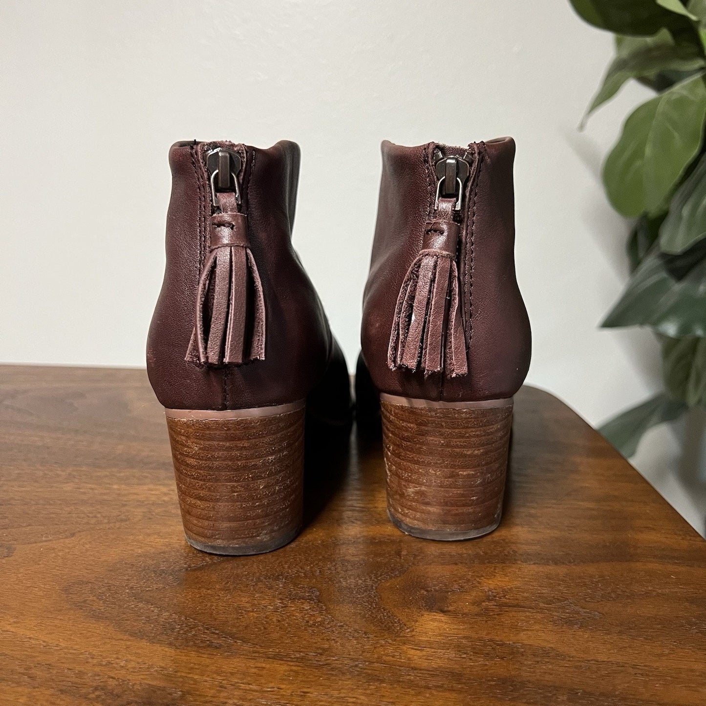 TOMS Leila Leather Ankle Bootie 6.5 Oxblood Burgundy Red Tassel Zip Block Heel