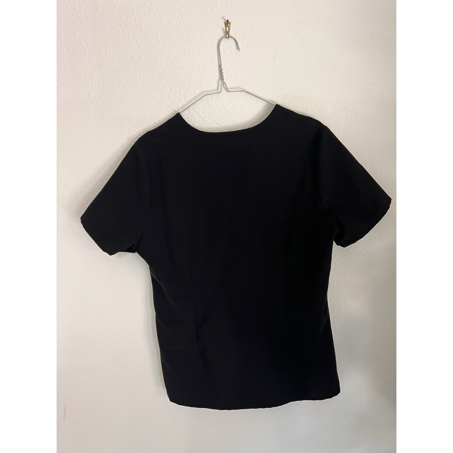 FIGS Catarina 1 Pocket Women’s Scrub Top PO# 1396 Size Medium Style# FW1000