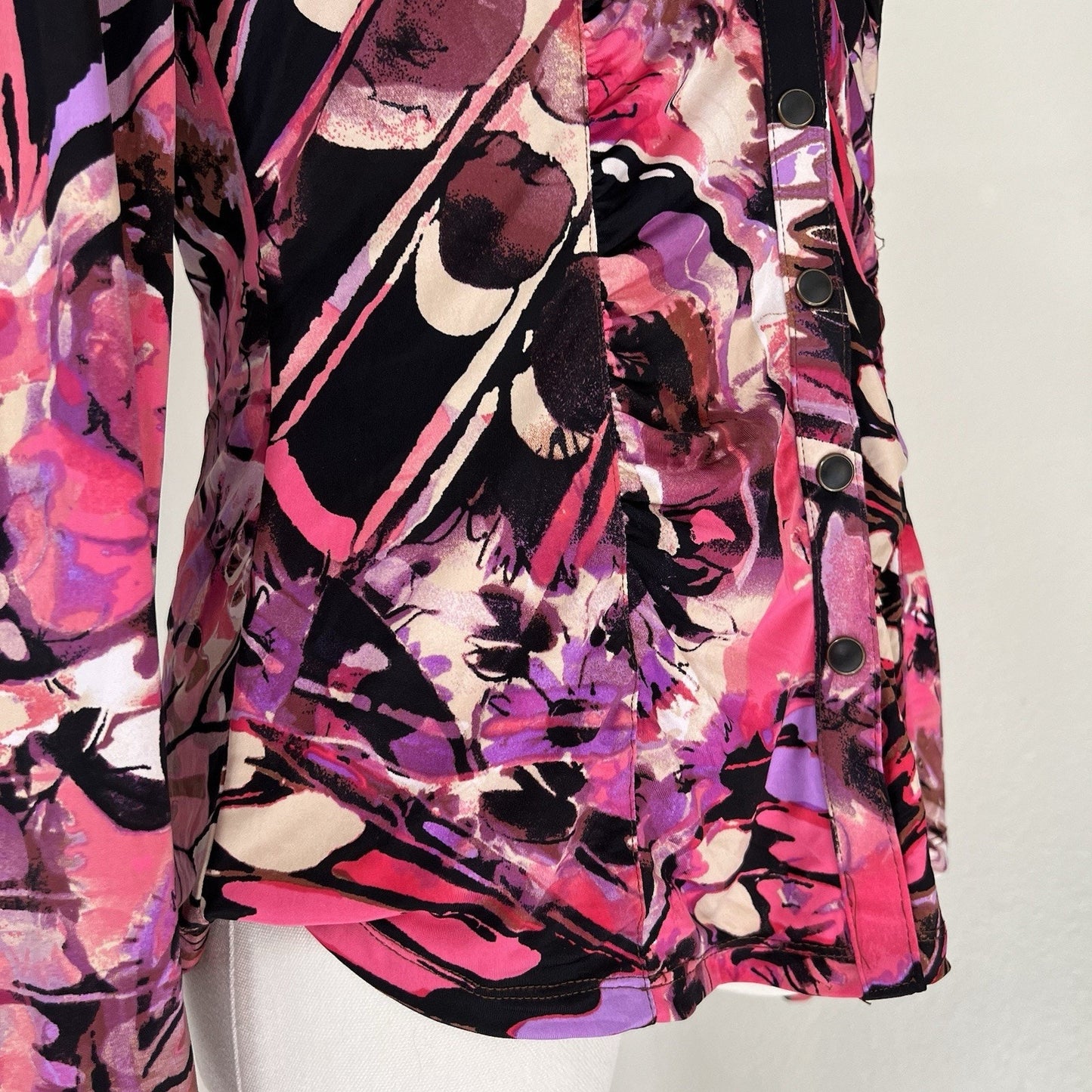 CACHÉ Button Up Blouse Y2K Pink Purple Abstract Butterfly Pearl Snap Watercolor