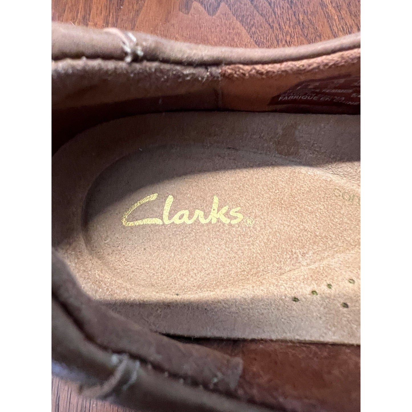 Clarks women's Size 7.5M leather slip-on Contour comfort shoes