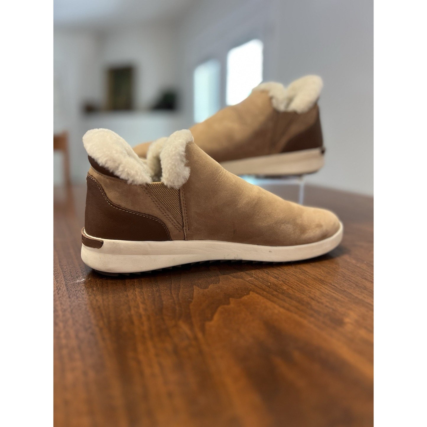 Olukai Malua Hulu Boots Women’s Sz 9 Shearling Lined Nubuck Leather Tan