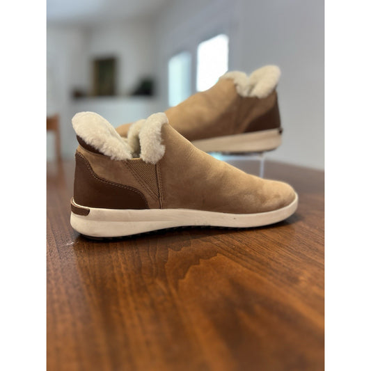 Olukai Malua Hulu Boots Women’s Sz 9 Shearling Lined Nubuck Leather Tan