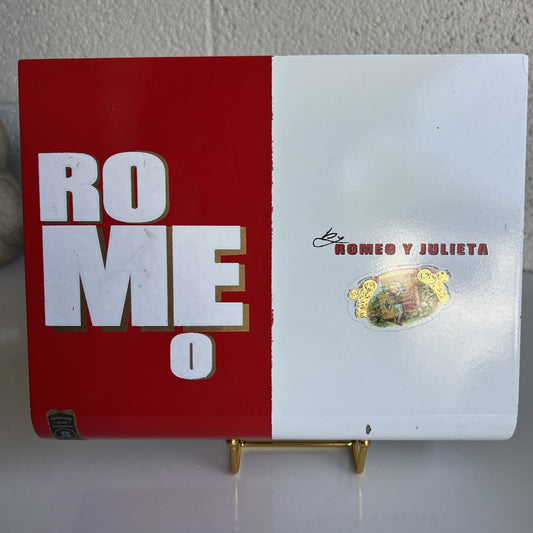 Romeo Y Julieta Piramides Wooden Cigar Box (10”x8”x2”)