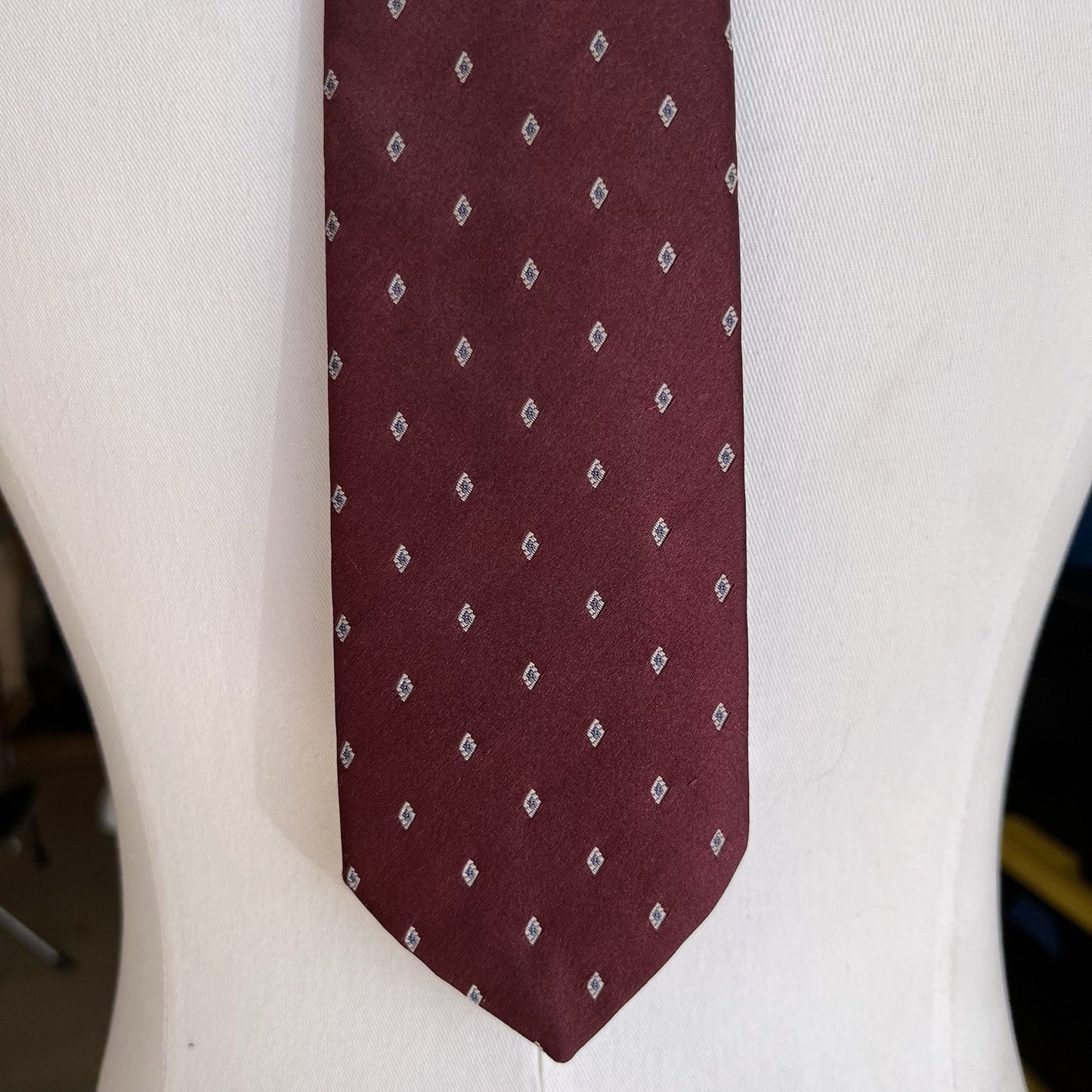Etienne Aigner Tie 57x3.5 Red Maroon Diamond Dots Necktie Designer Luxury