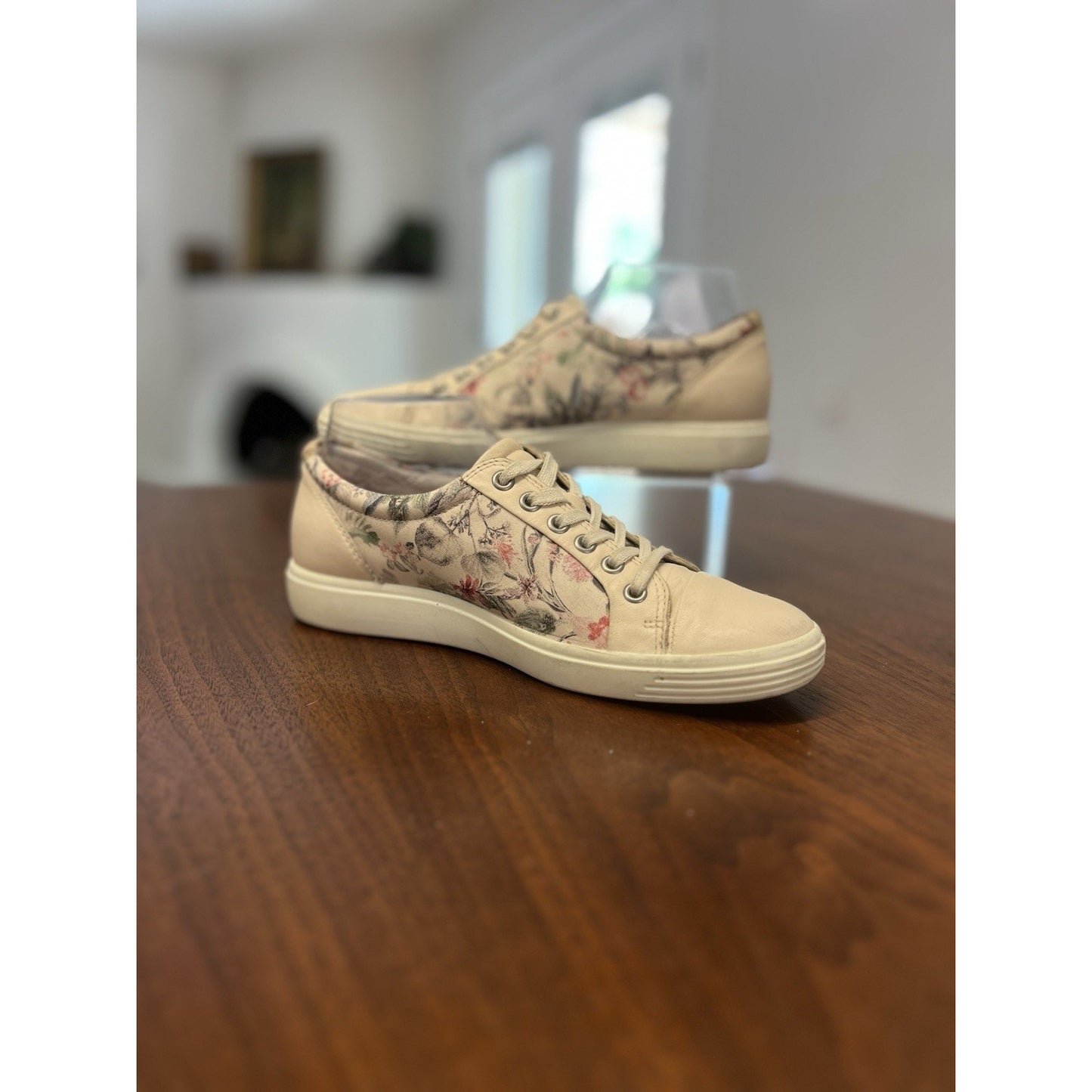 ECCO Soft 7 Limestone Powder Floral Leather Lace Up Womens Shoes Size 8.5
